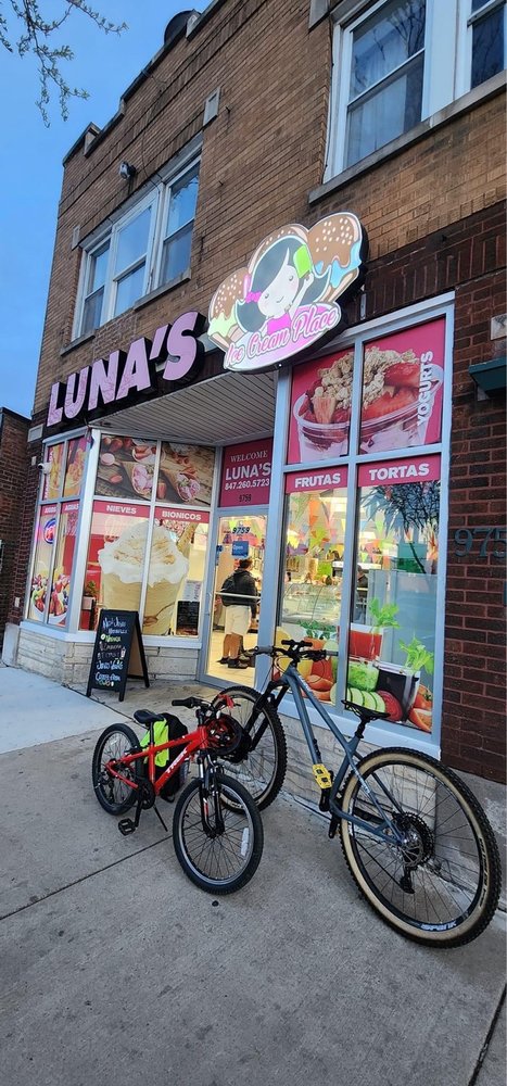 Luna's Ice Cream Place