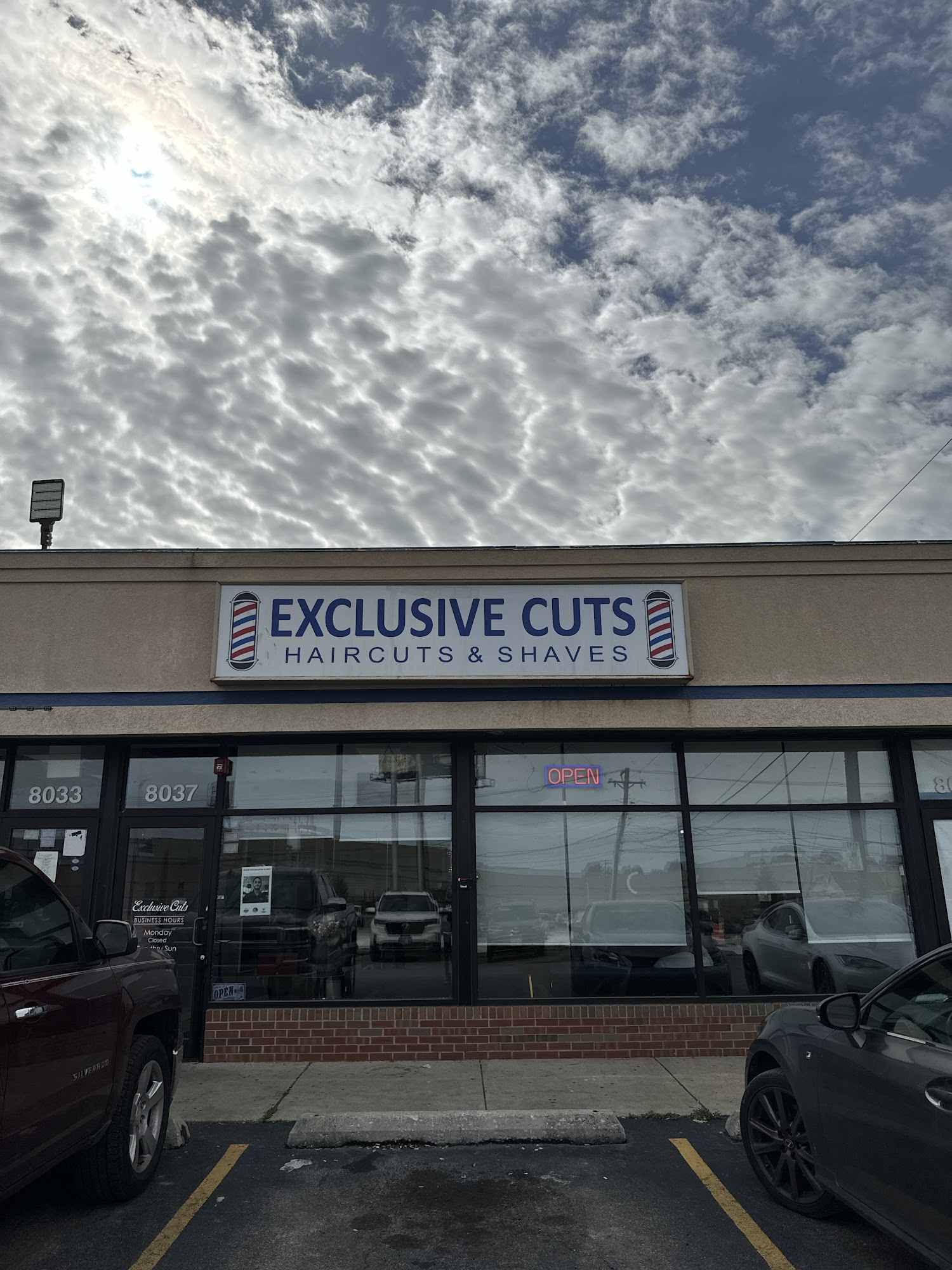 Exclusive Cuts 8039 W 87th St, Hickory Hills Illinois 60457