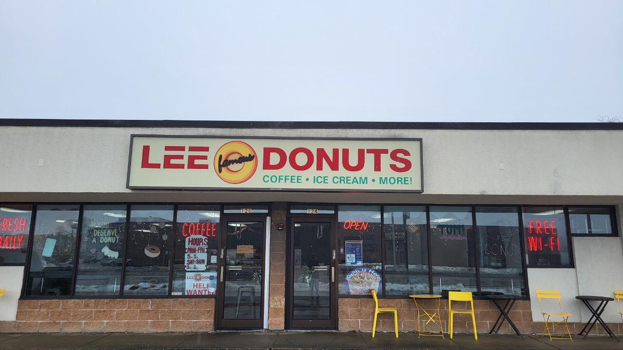 Lee Donuts