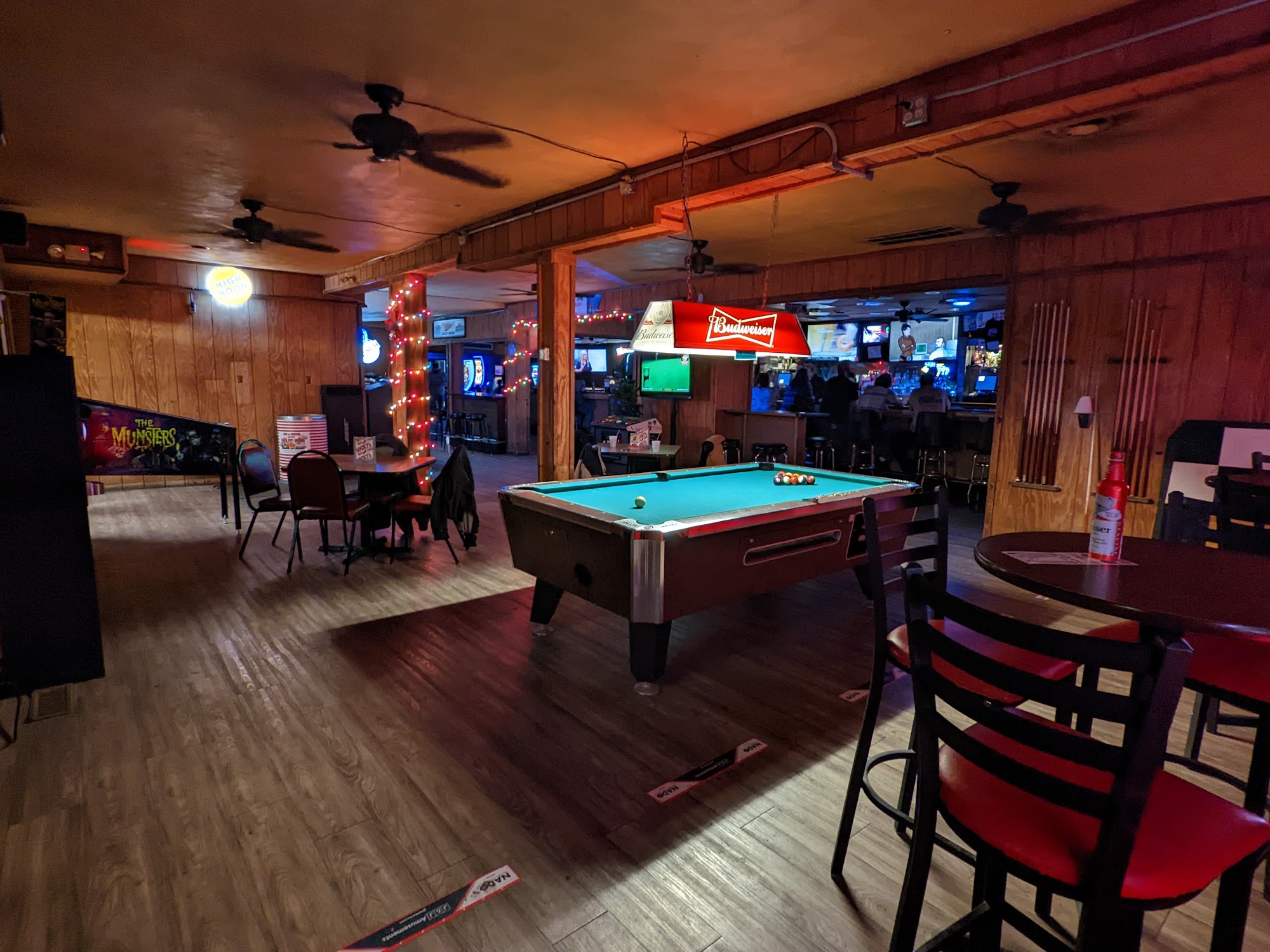 Rocky's Bar & Grill