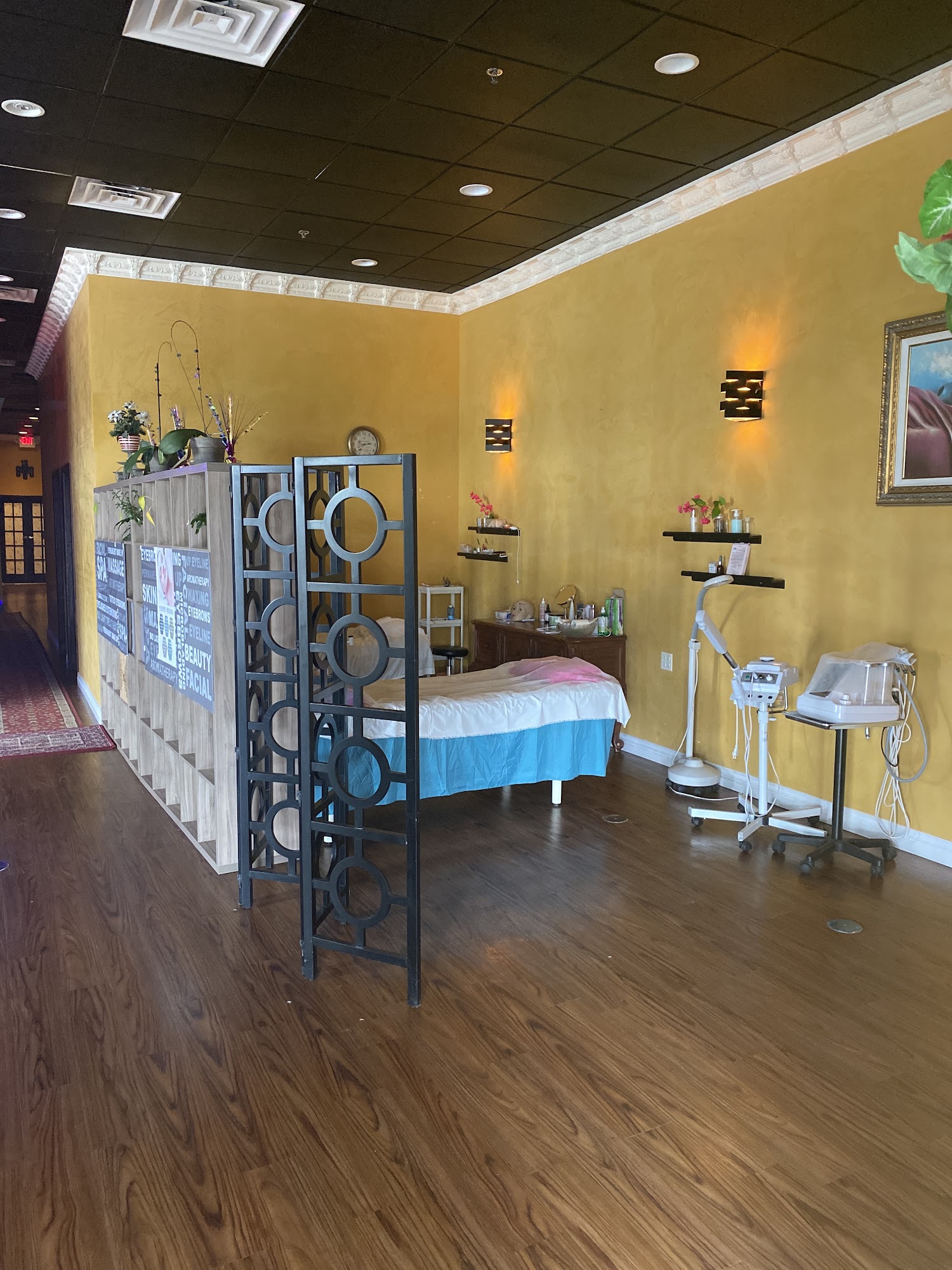 Aroma Spa & Beauty Center