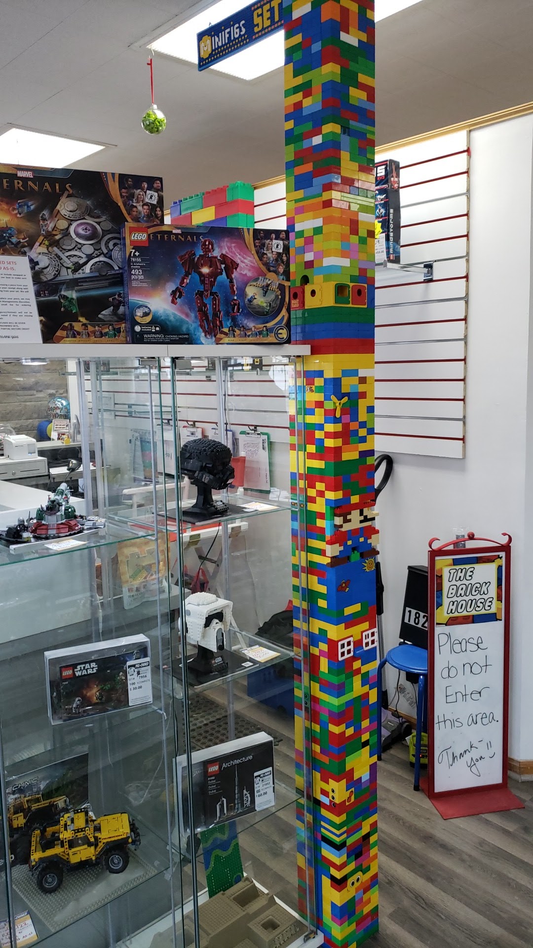 THE BRICK HOUSE - New & Preowned LEGO®