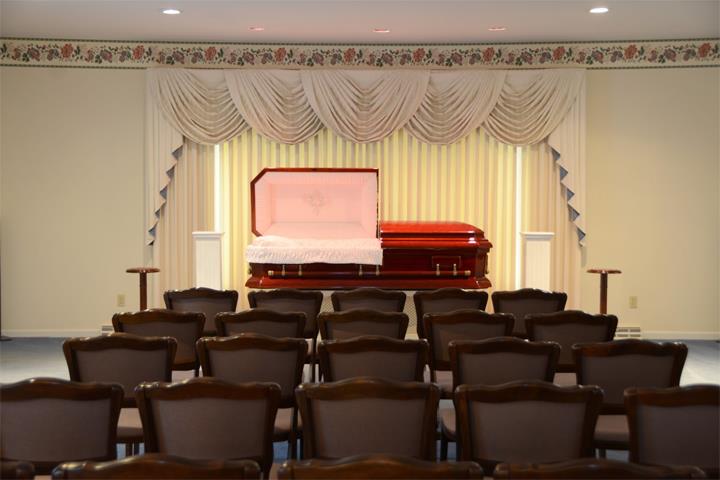 Burkhart-Eighner Funeral Home & Crematory 606 E Arnold St, Sandwich Illinois 60548