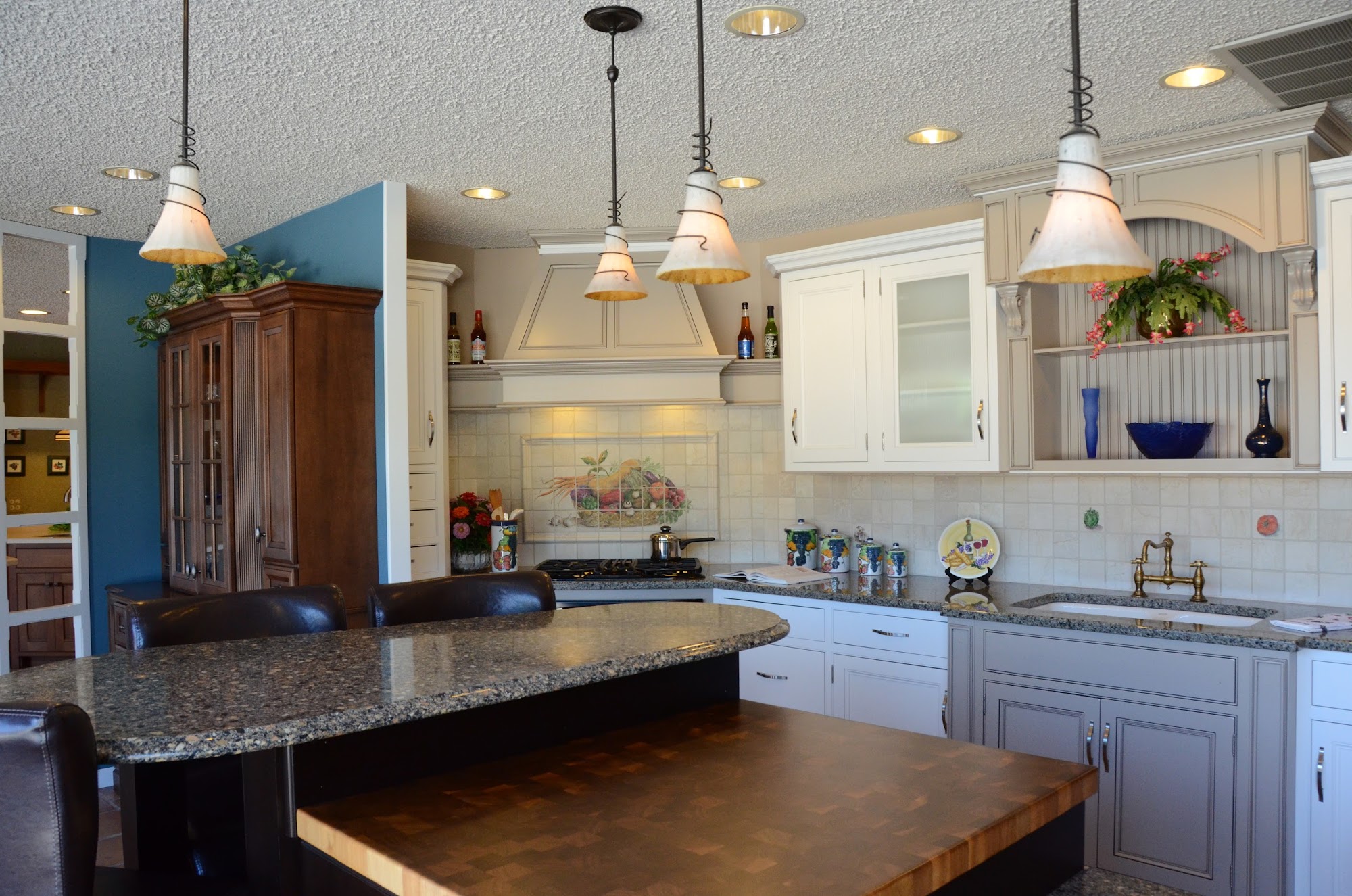 Customwood Kitchens, Inc.