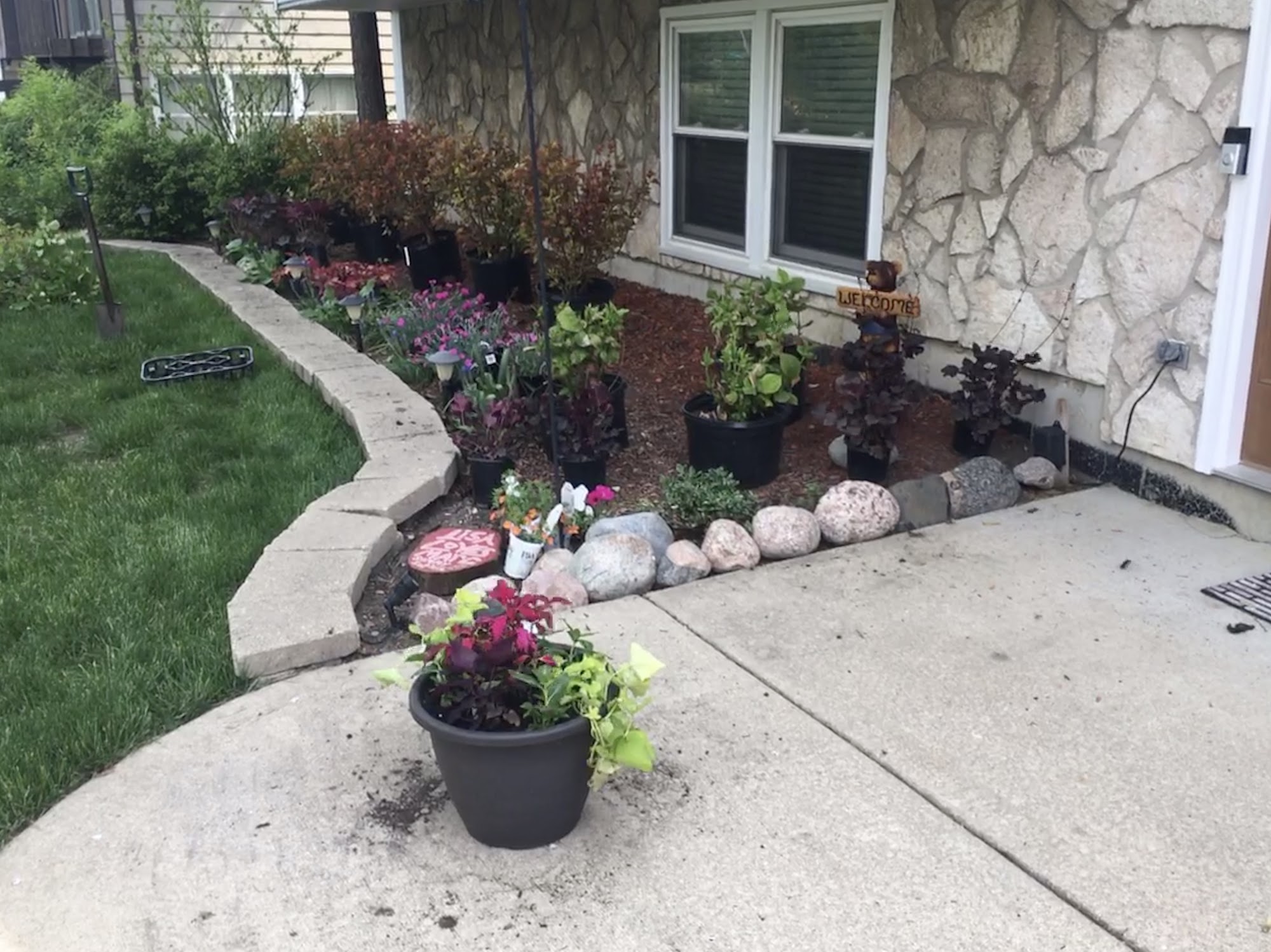 M J Landscaping Lawn Service, Inc 28W280 Roosevelt Rd, Winfield Illinois 60190