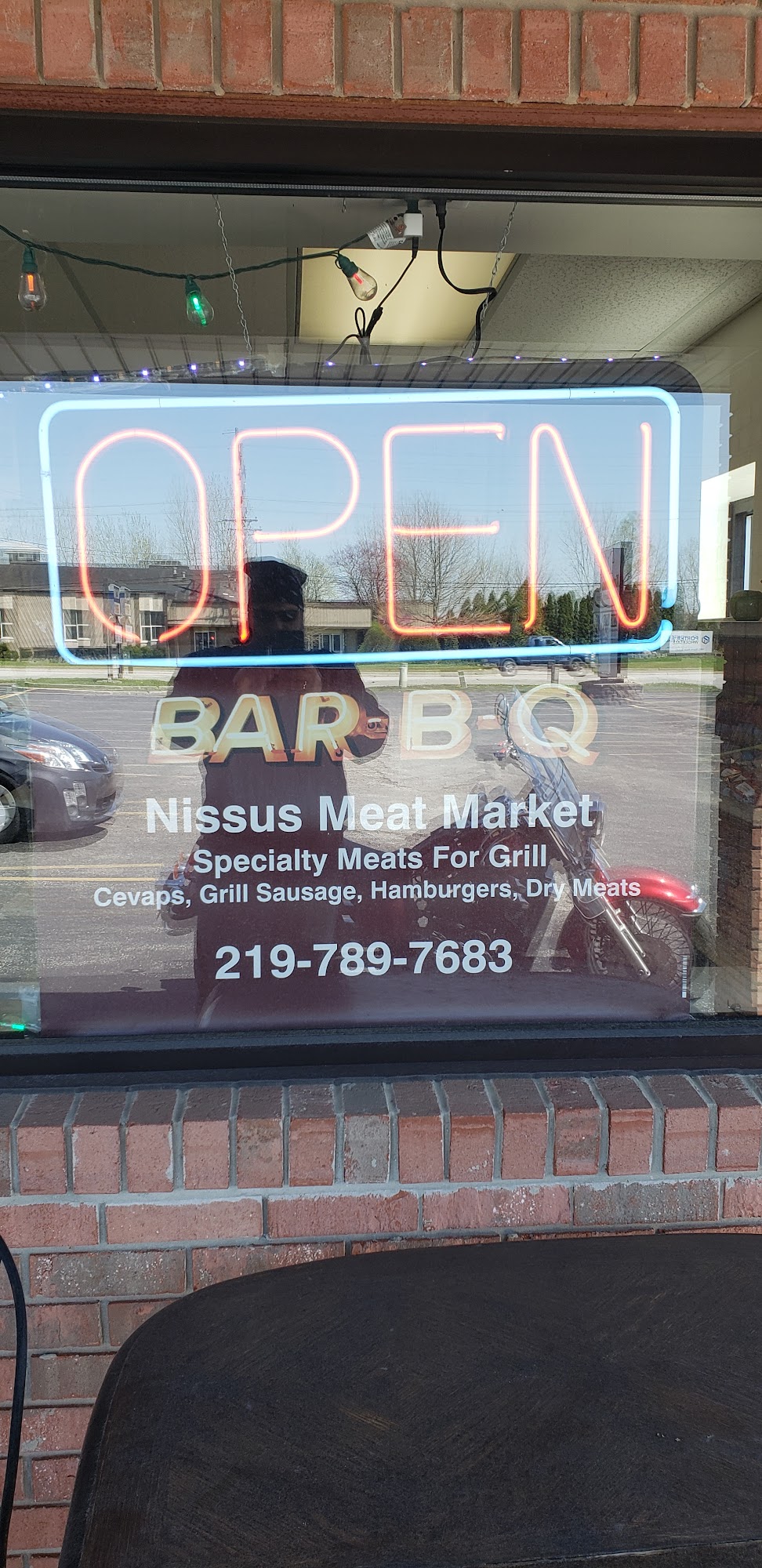 Nissus Meat Market