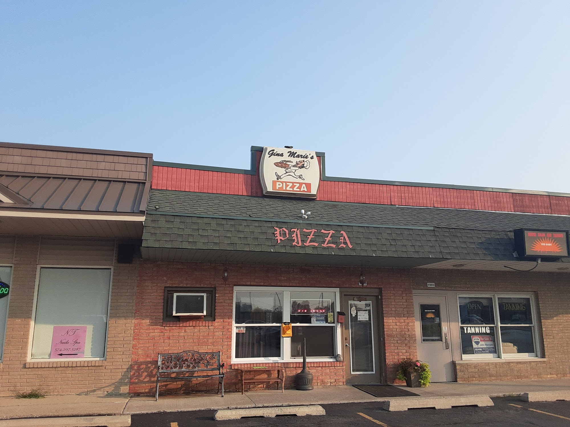 Gina Marie's pizza