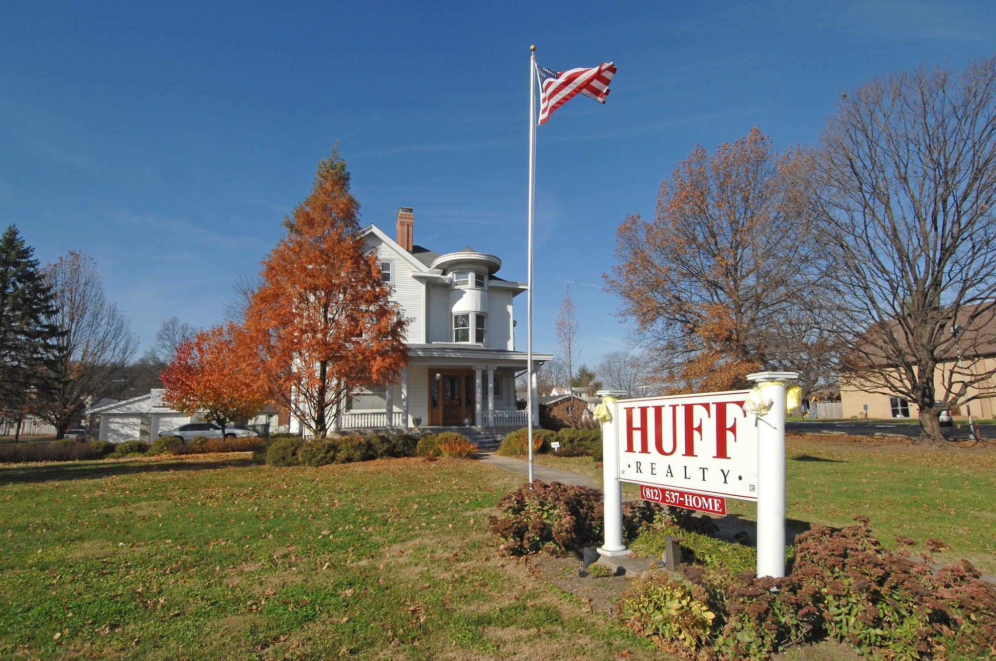 HUFF Realty - Lawrenceburg