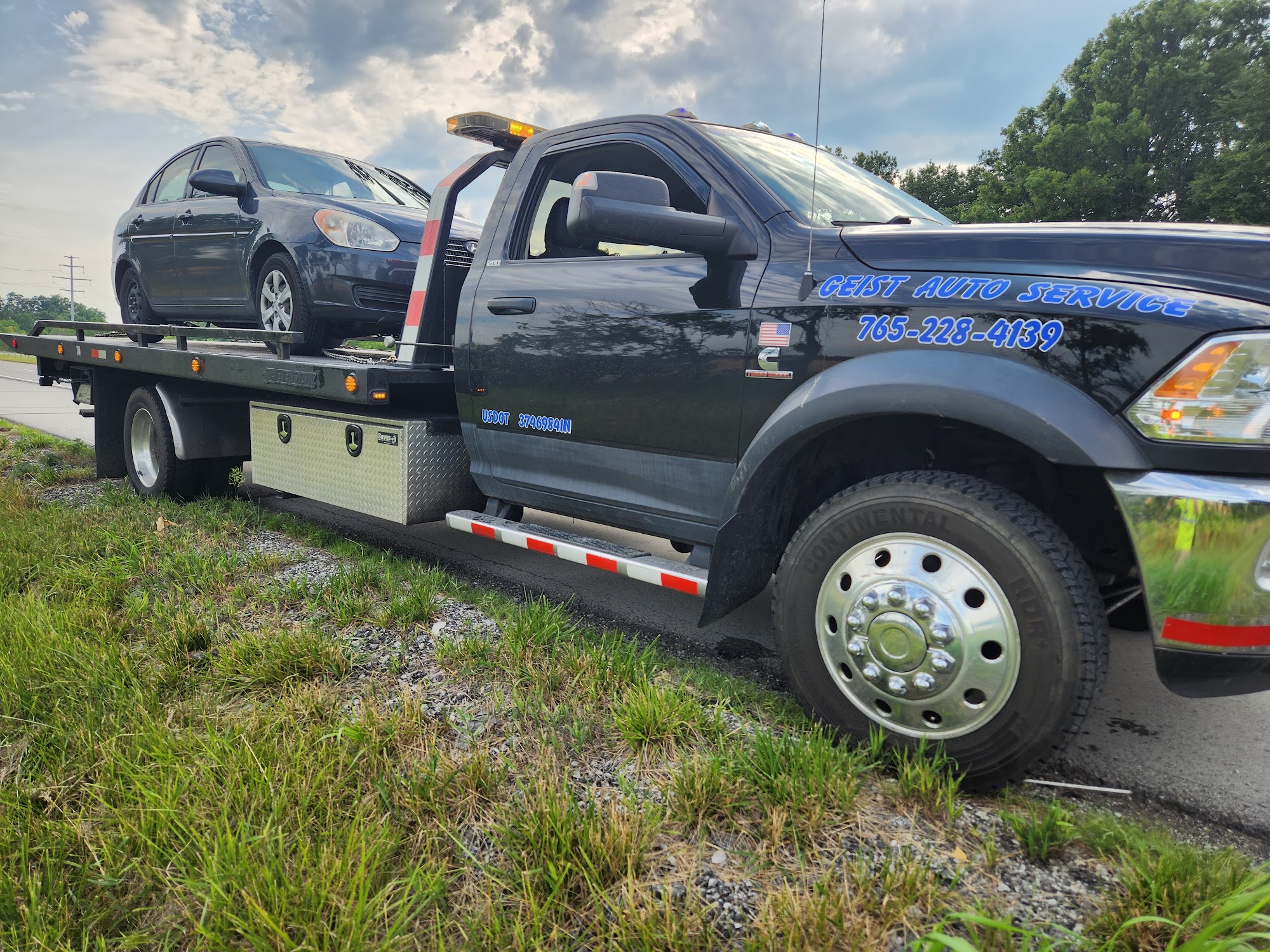 Geist Towing 8501 W Smith St, Yorktown Indiana 47396