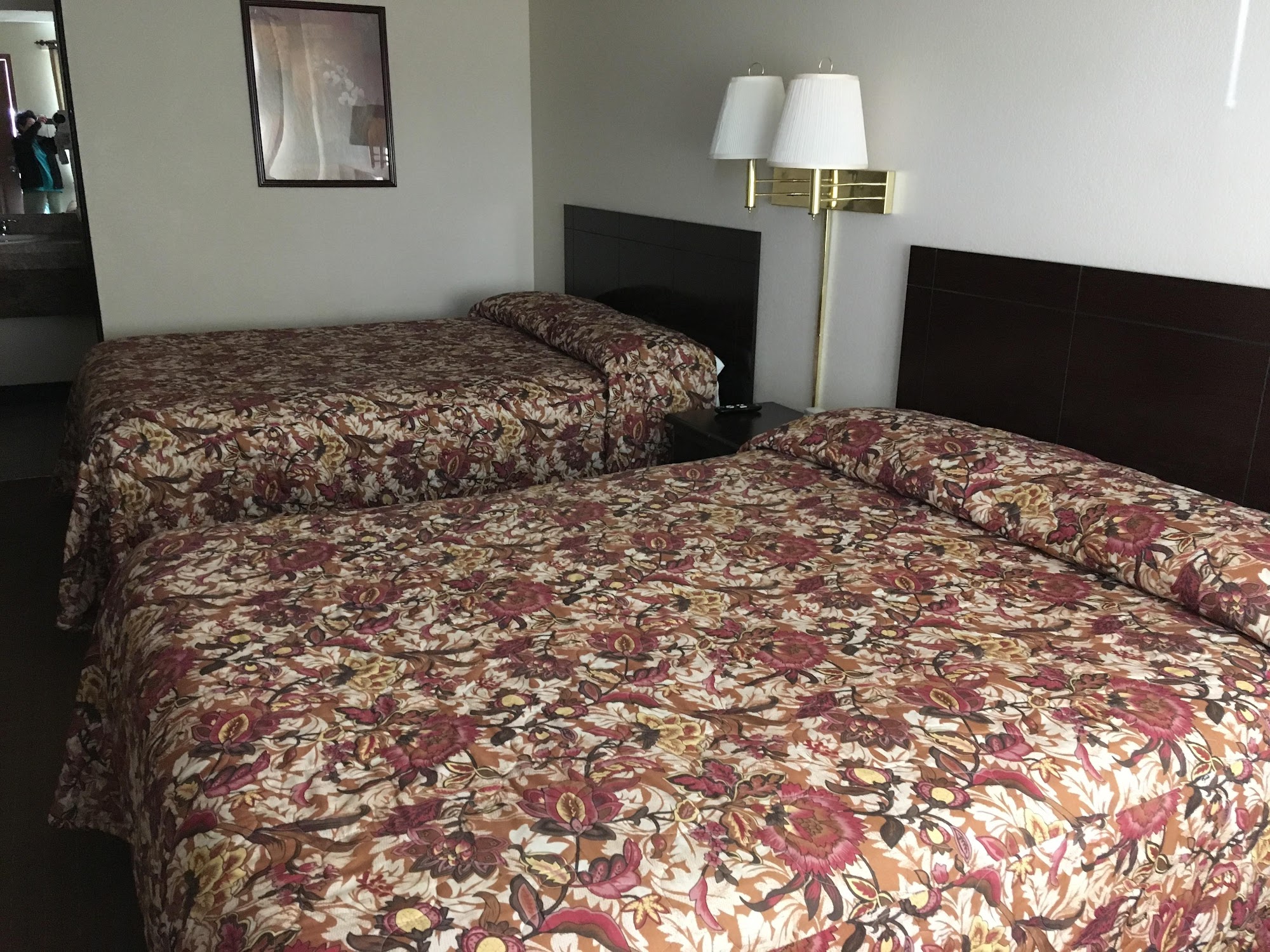 BEL AIR MOTEL 2000 E Wyatt Earp Blvd, Dodge City KS 67801 Loc8NearMe