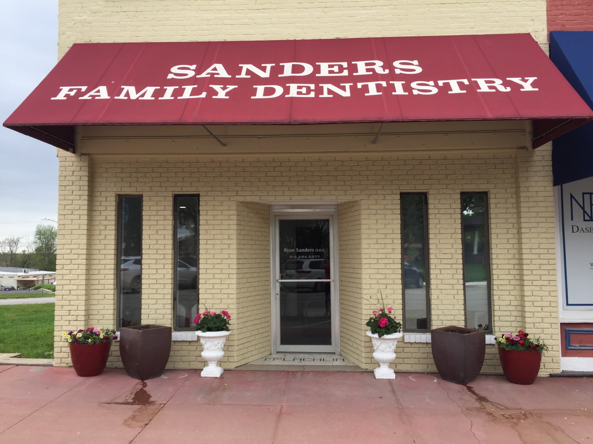 Sanders Family Dentistry 28 W Peoria St, Paola Kansas 66071