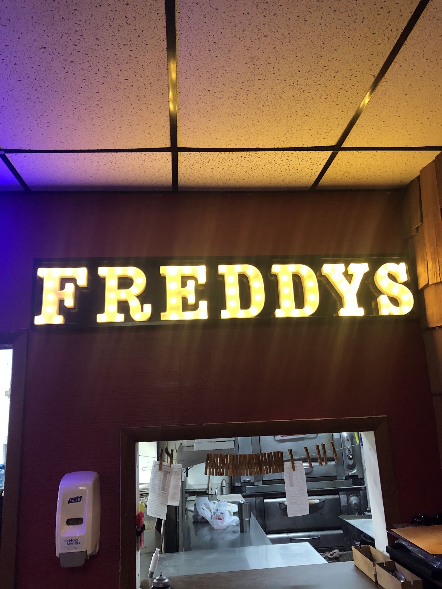 Freddy’s Pizza Palace
