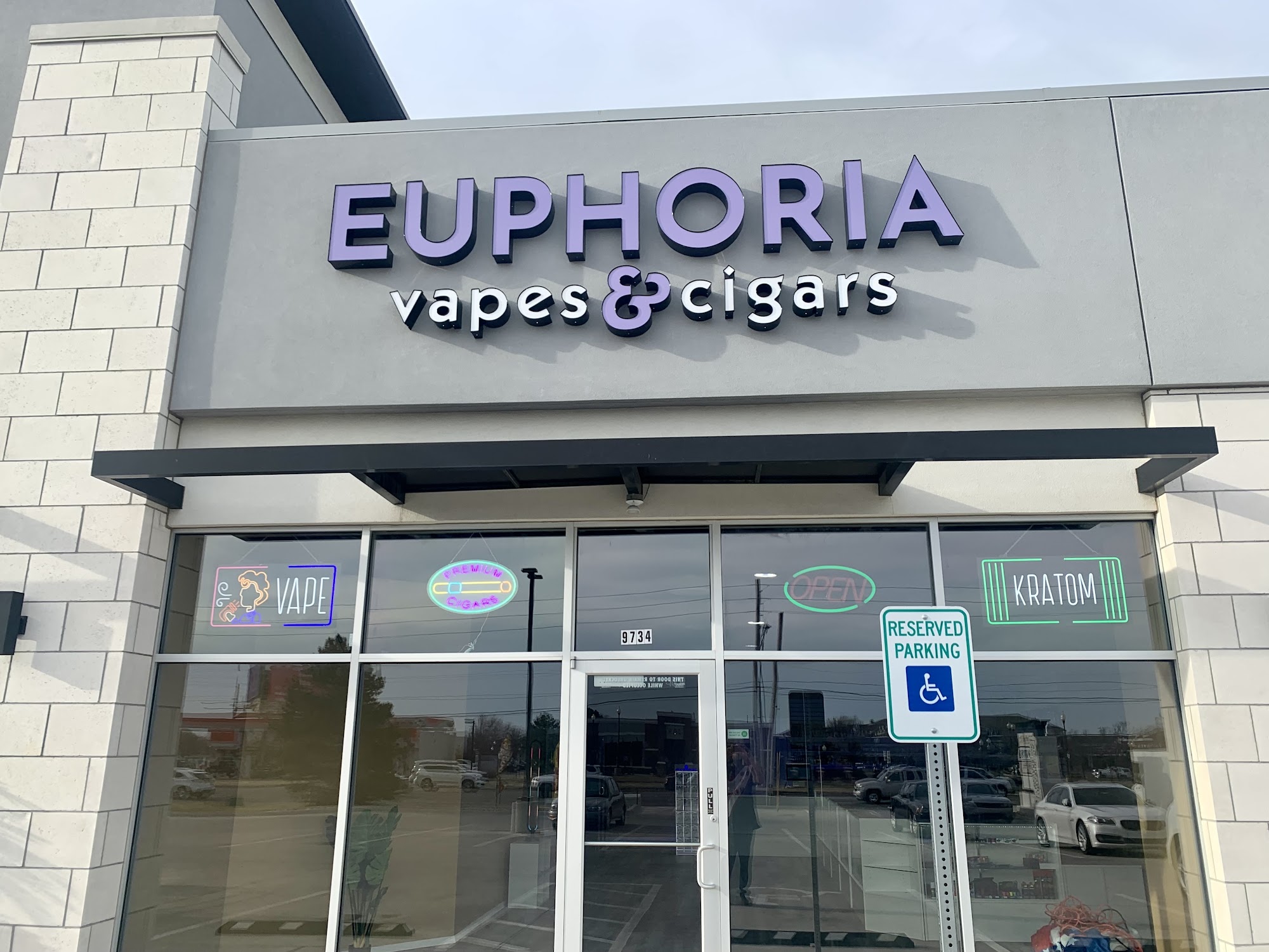 Euphoria Vapes & Cigars