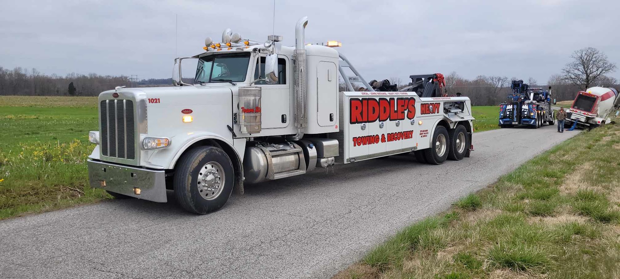 Riddle's 24 Hour Towing & Lockout, LLC 94 Clay St, Cadiz Kentucky 42211