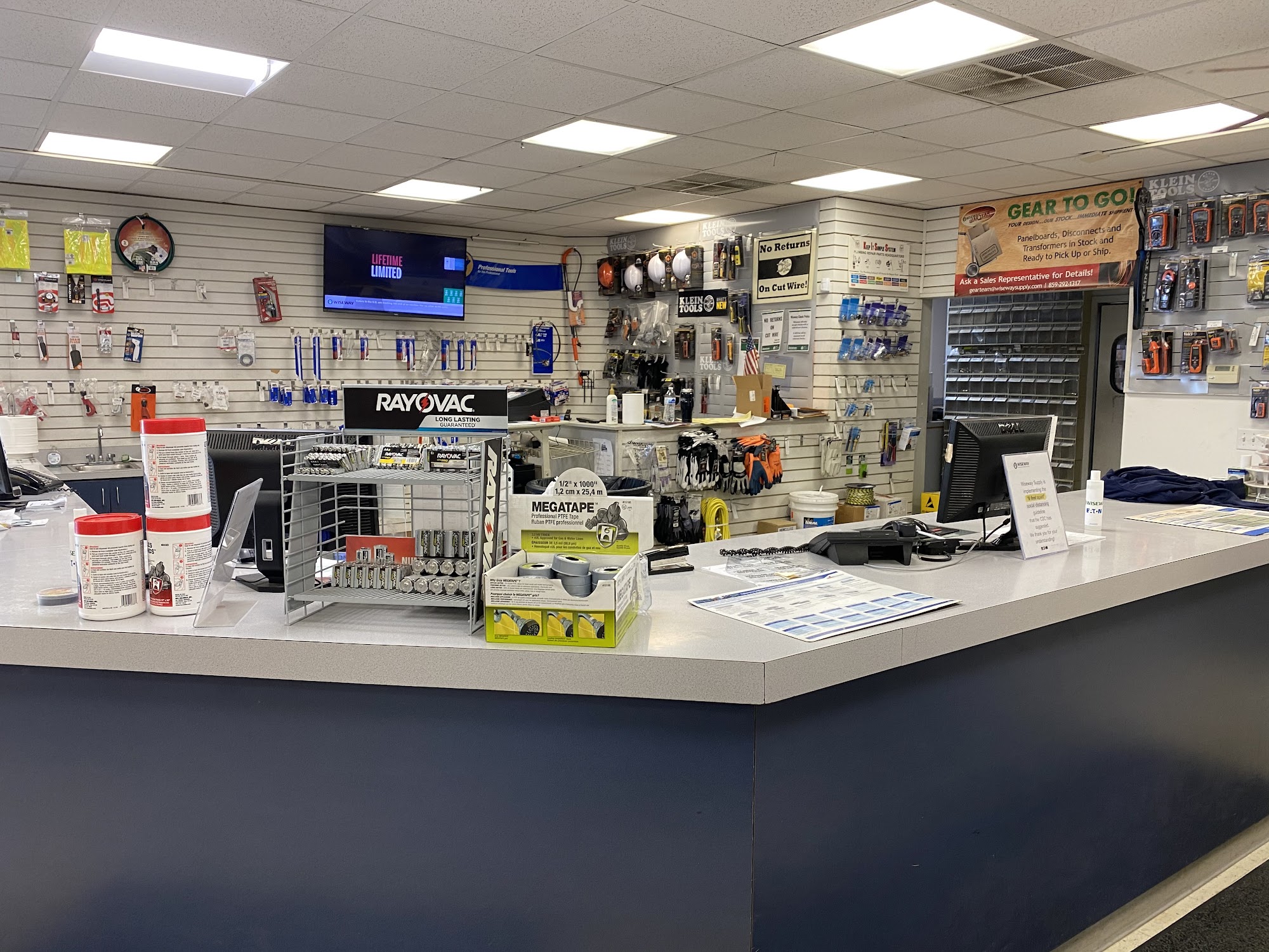 Wiseway Supply Lighting & Plumbing Showroom