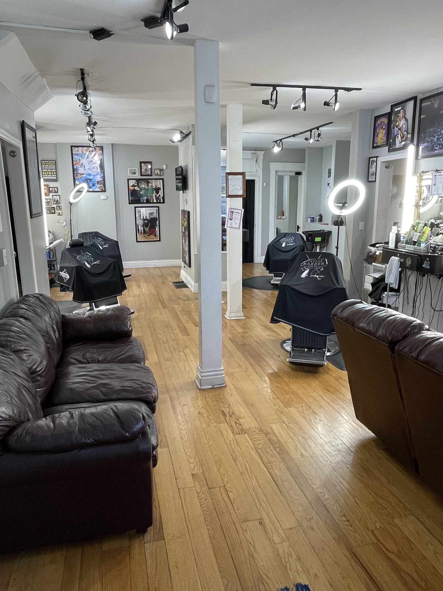 The Vintage Barber Lounge