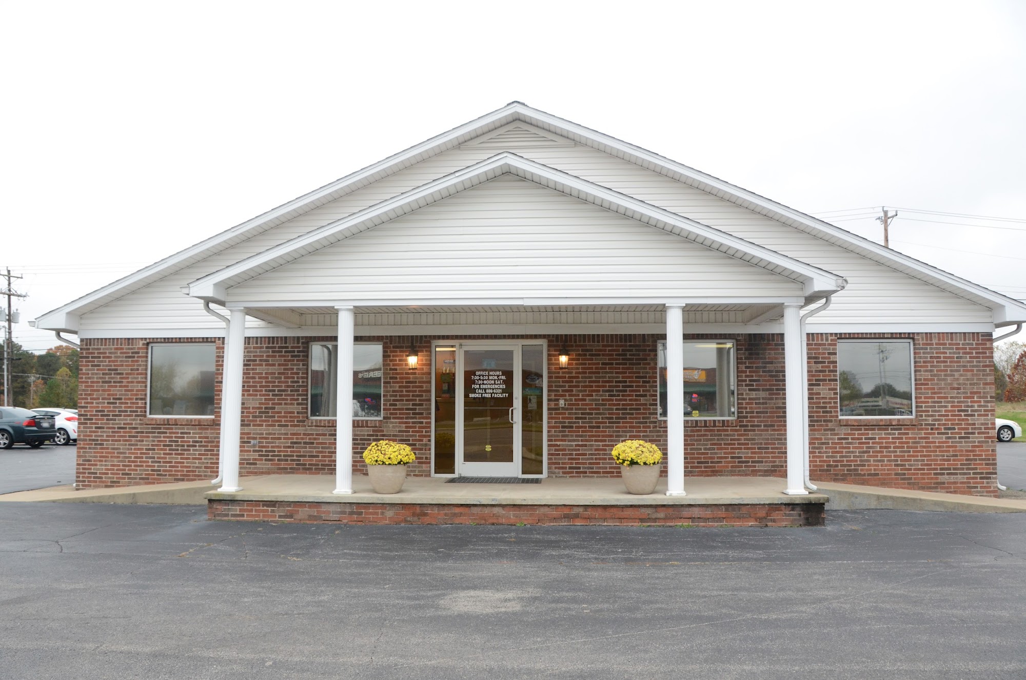 Oak Grove Animal Hospital 14953 Fort Campbell Blvd, Oak Grove Kentucky 42262