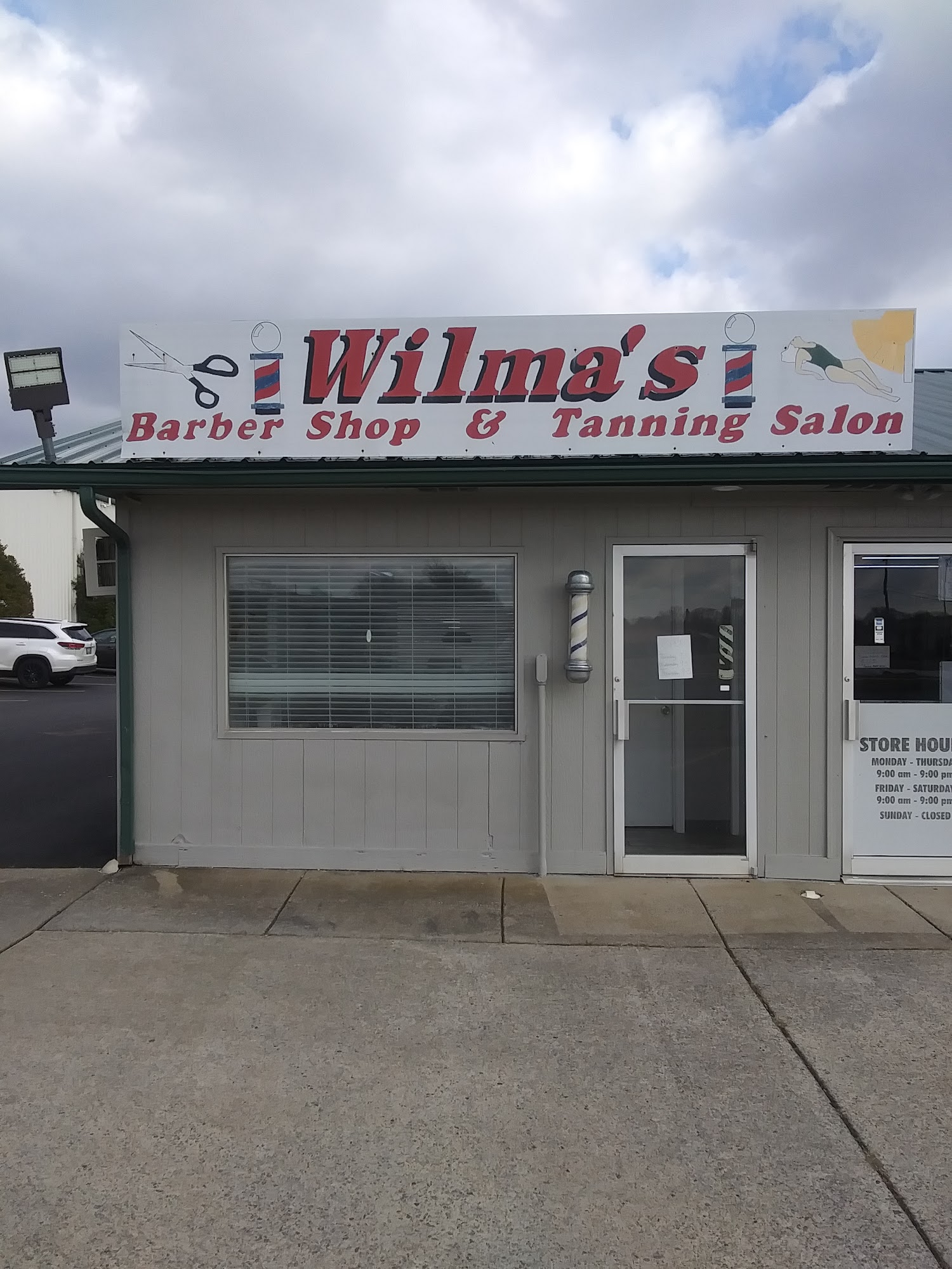 Wilma's Barber Shop & Tanning