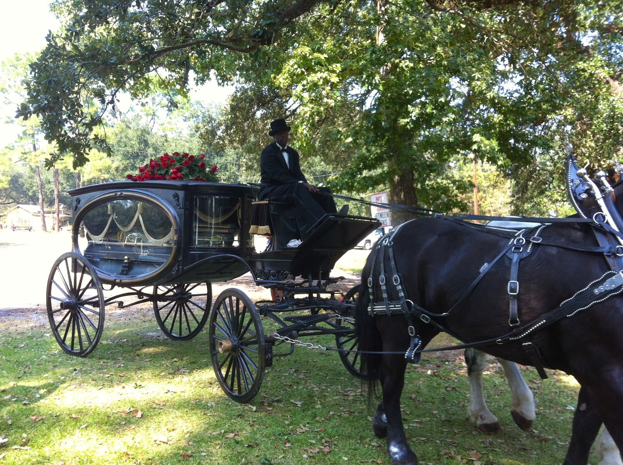 MK Dixon Funeral Home 211 Main St, Baldwin Louisiana 70514
