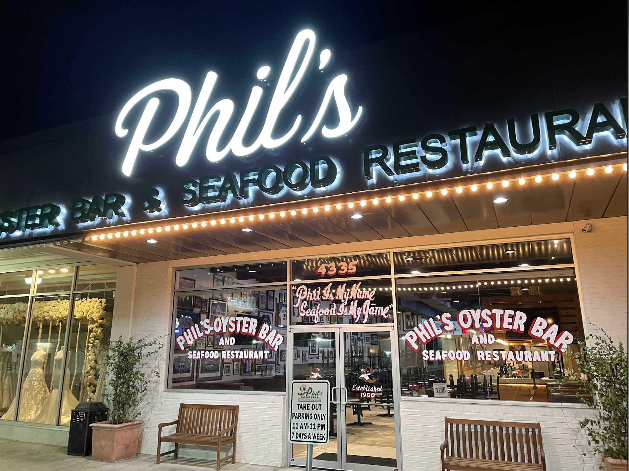 Phil's Oyster Bar & Seafood Restaurant