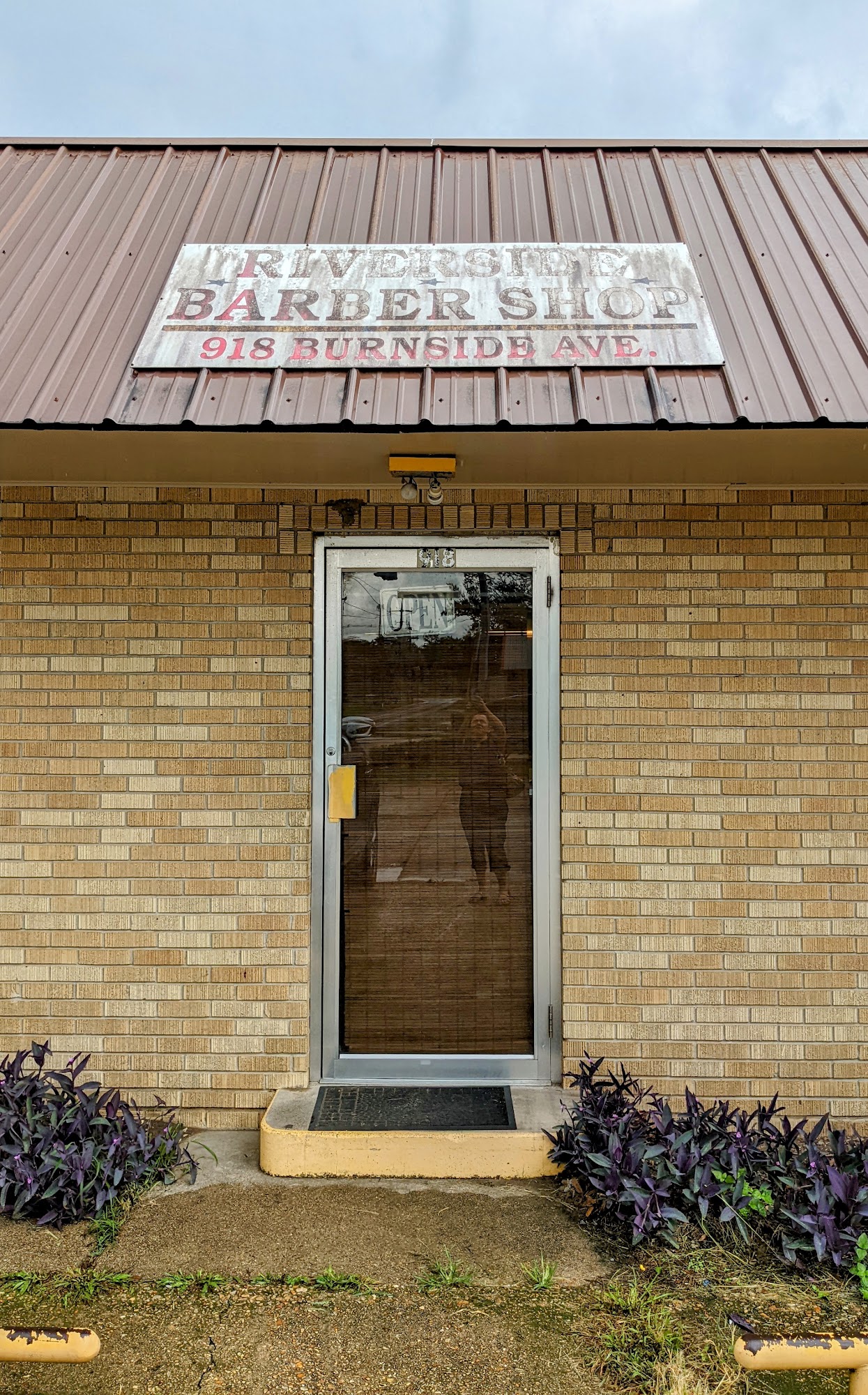 Riverside Barber Shop