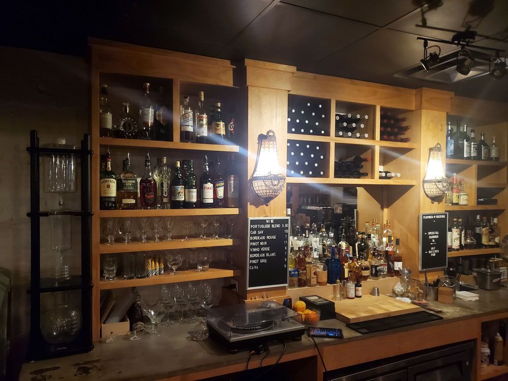 Carpe Diem Cafe & Wine Bar
