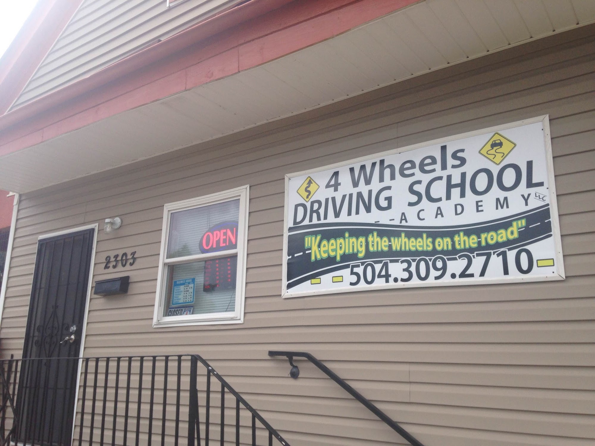 4 Wheels Driving School Academy