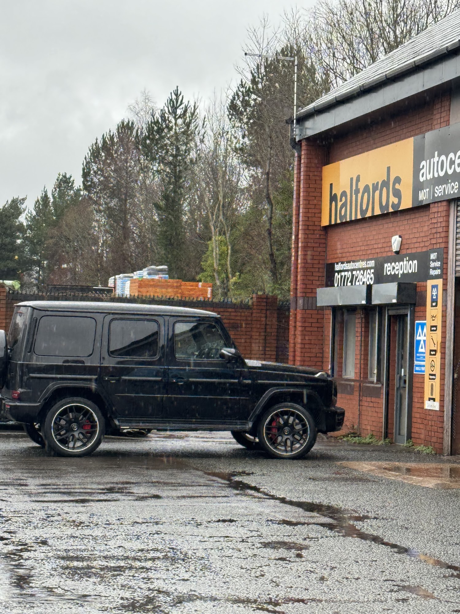 Halfords Autocentre Preston (Riversway)
