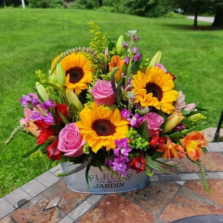 Jill's Florist Flower Shop 87 Gale Rd, Charlton Massachusetts 01507