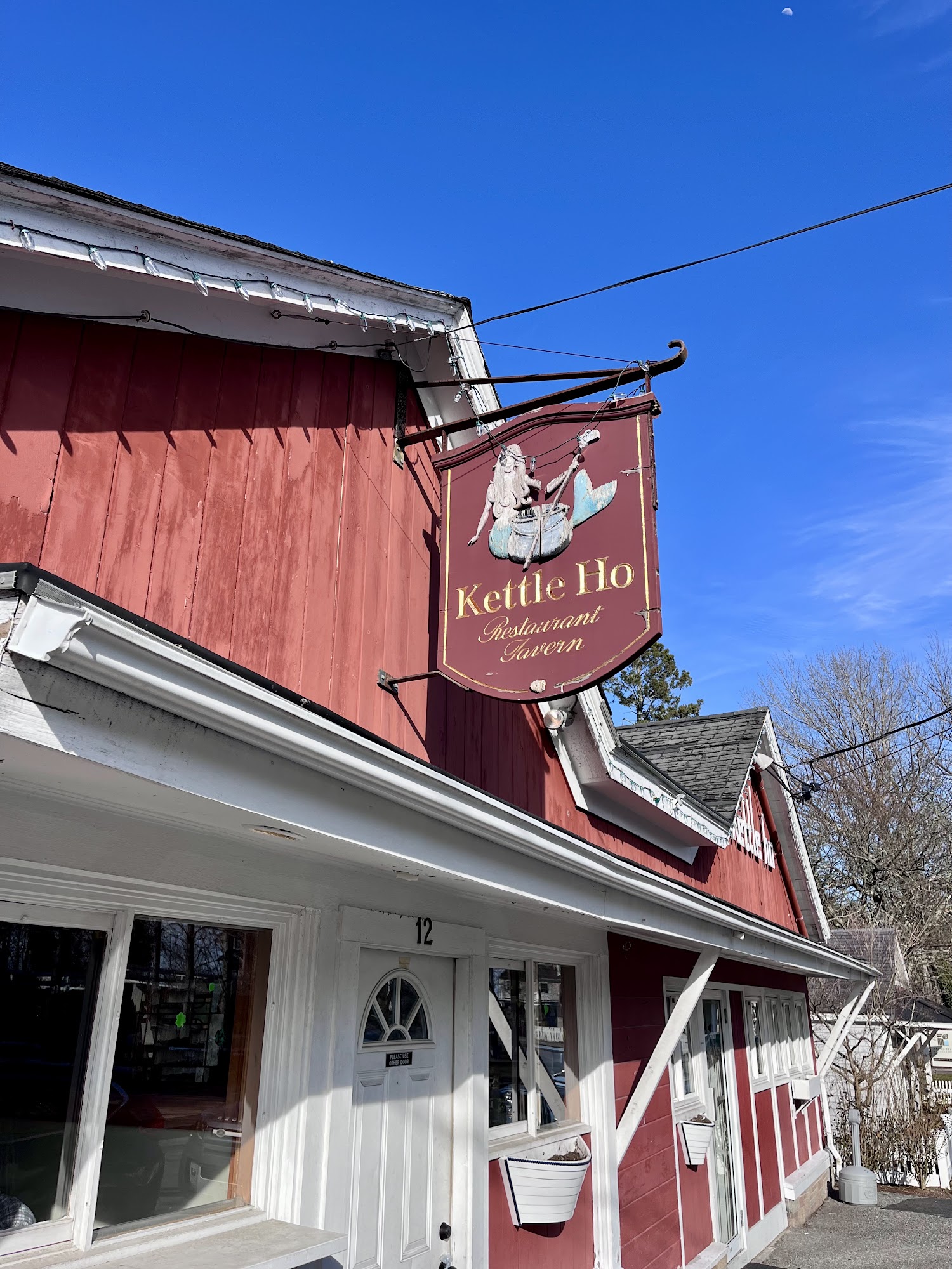 The Kettle Ho Restaurant & Taverna