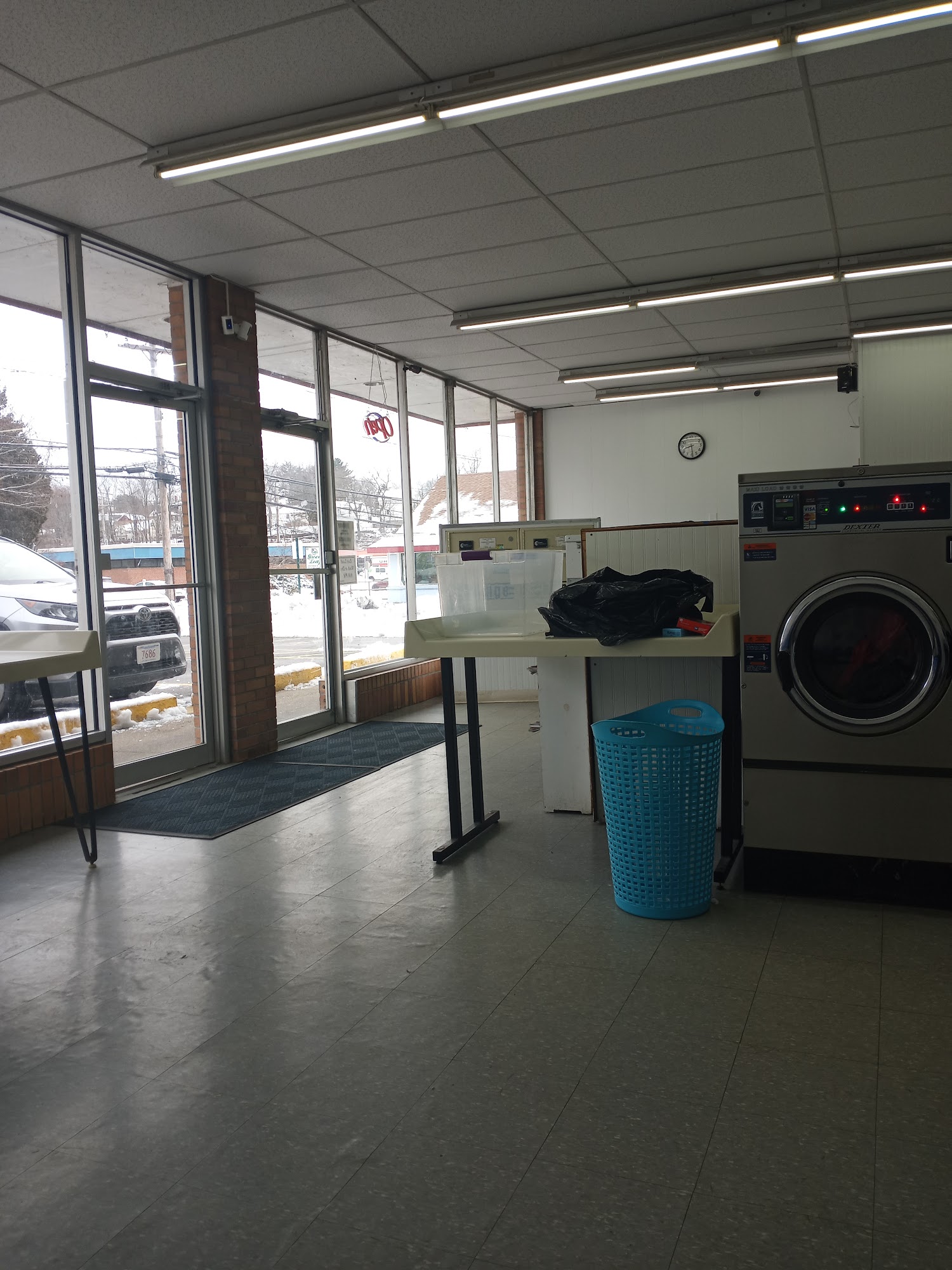Saxon CoinOp LaundryMat
