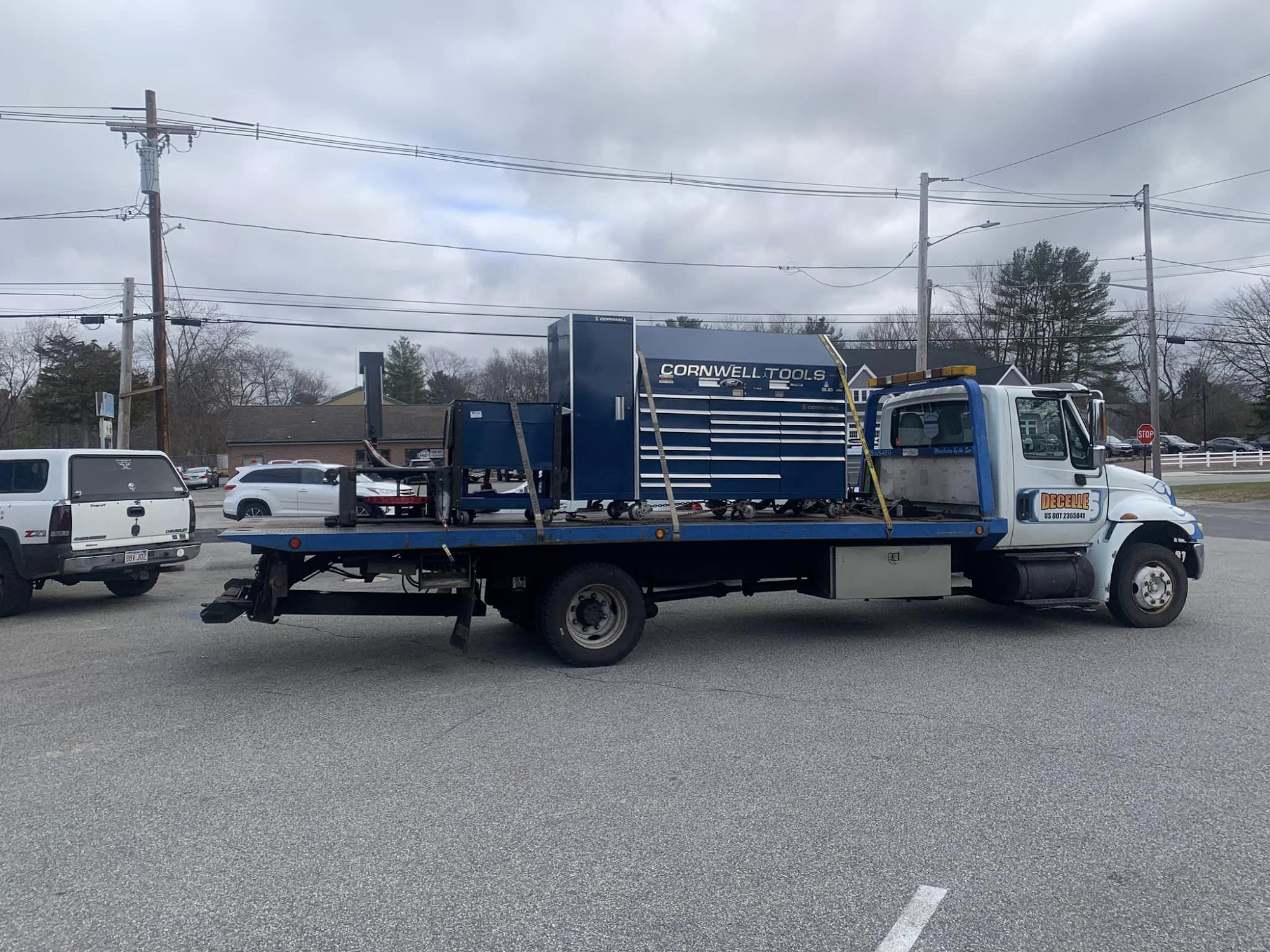 DeCelle Towing & Recovery