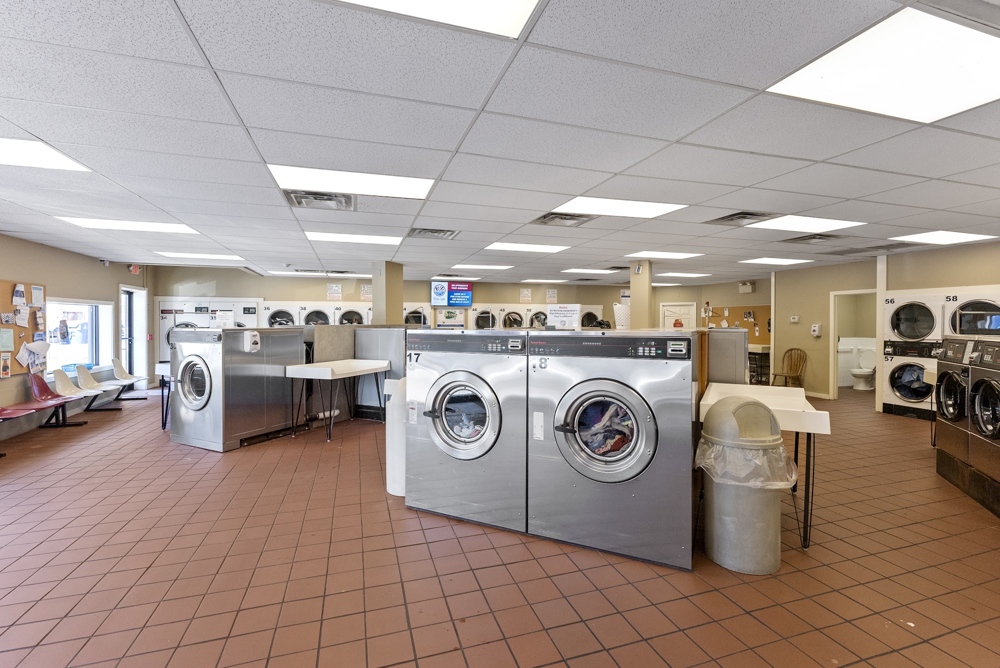 E-Z Clean Laundry Center