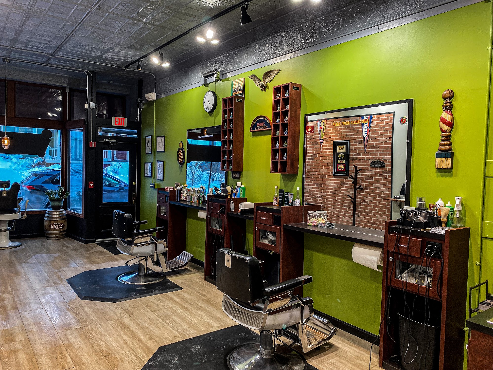 Mike’s Classic Barber Shop 1197 Chestnut St, Newton Upper Falls Massachusetts 02464