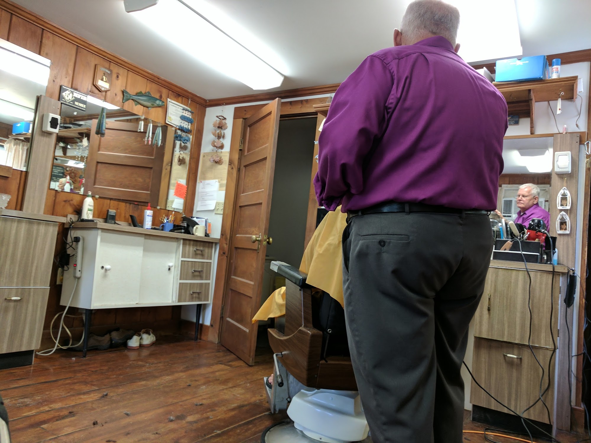 Roger's Barber Shop 25 Oak Rd, North Eastham Massachusetts 02651
