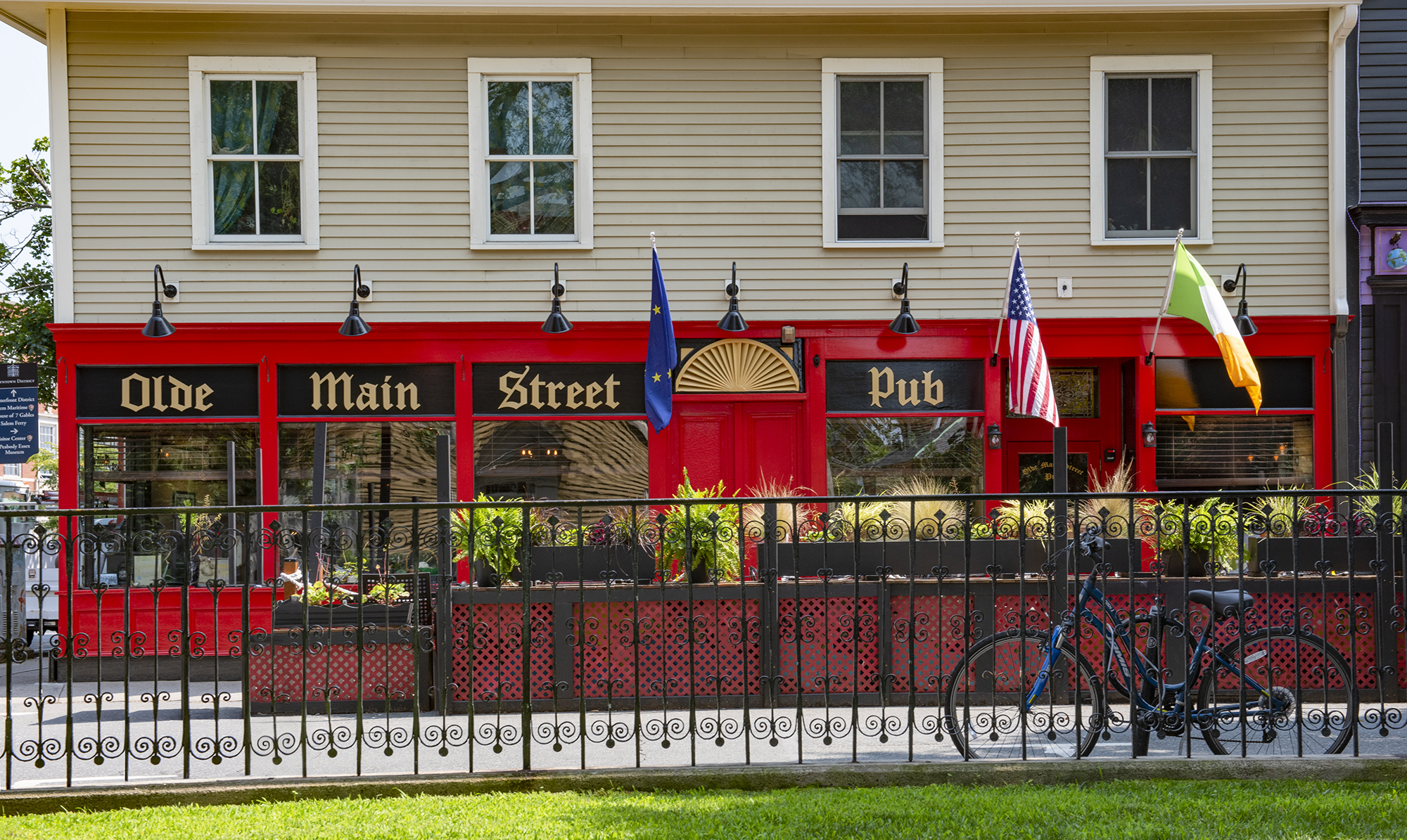 Olde Main Street Pub