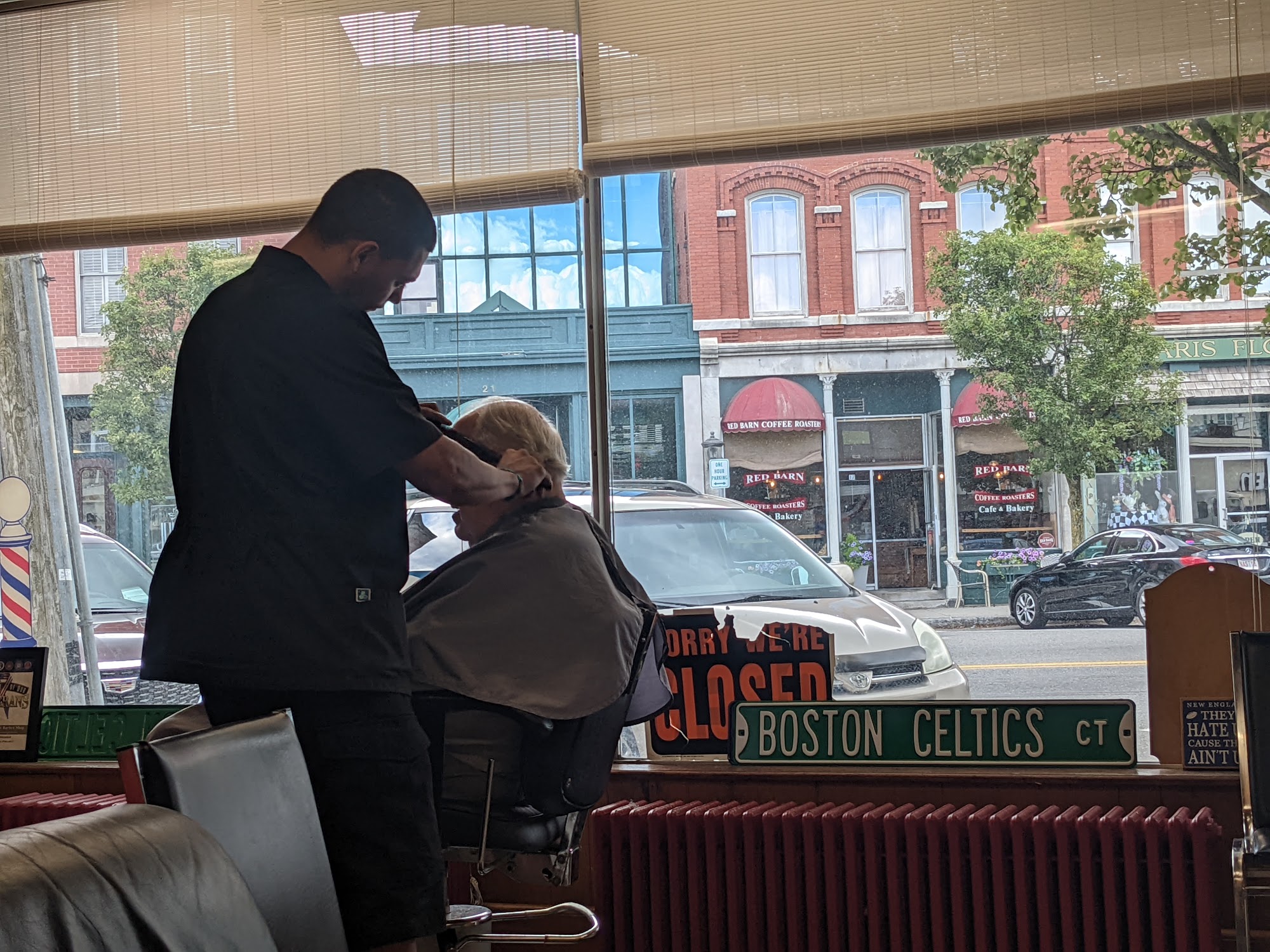 Donnie’s Colonial Barber Shop