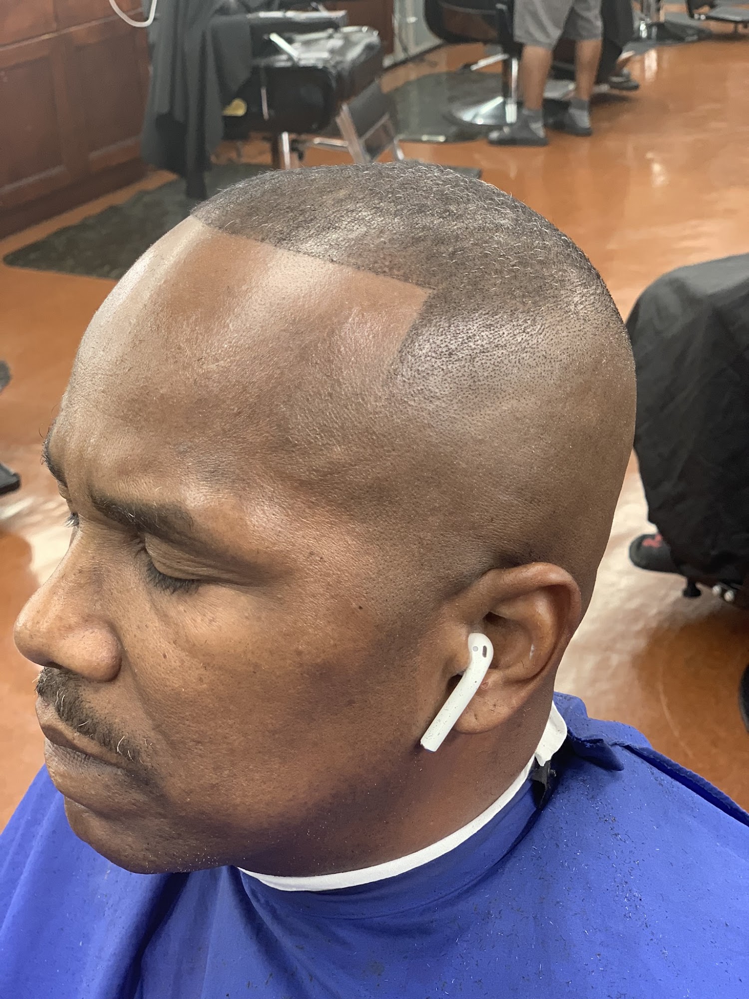 Dee's Famous Cuts Barber shop 6419 Suitland Rd, Camp Springs Maryland 20746