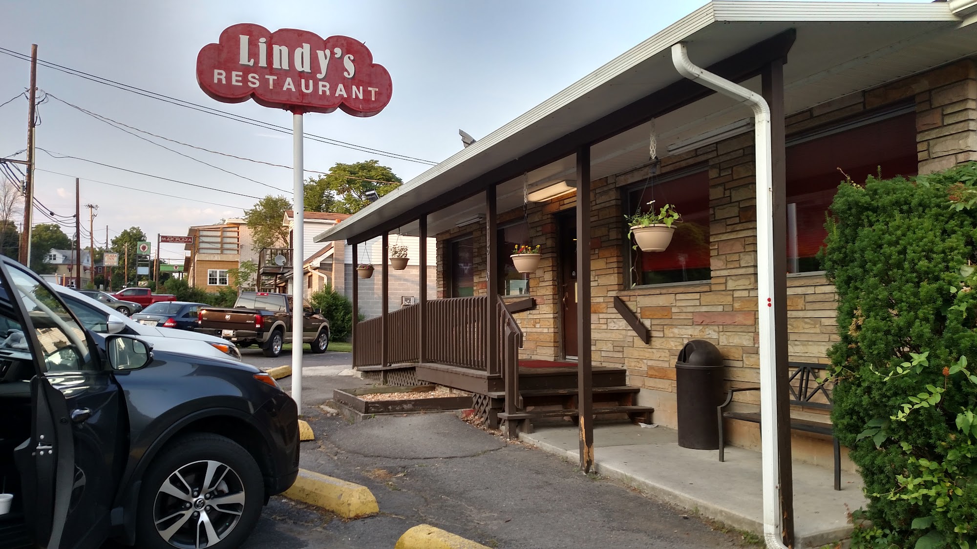 Lindy's Restaurant 11800 Bedford Rd NE, Cumberland, MD 21502