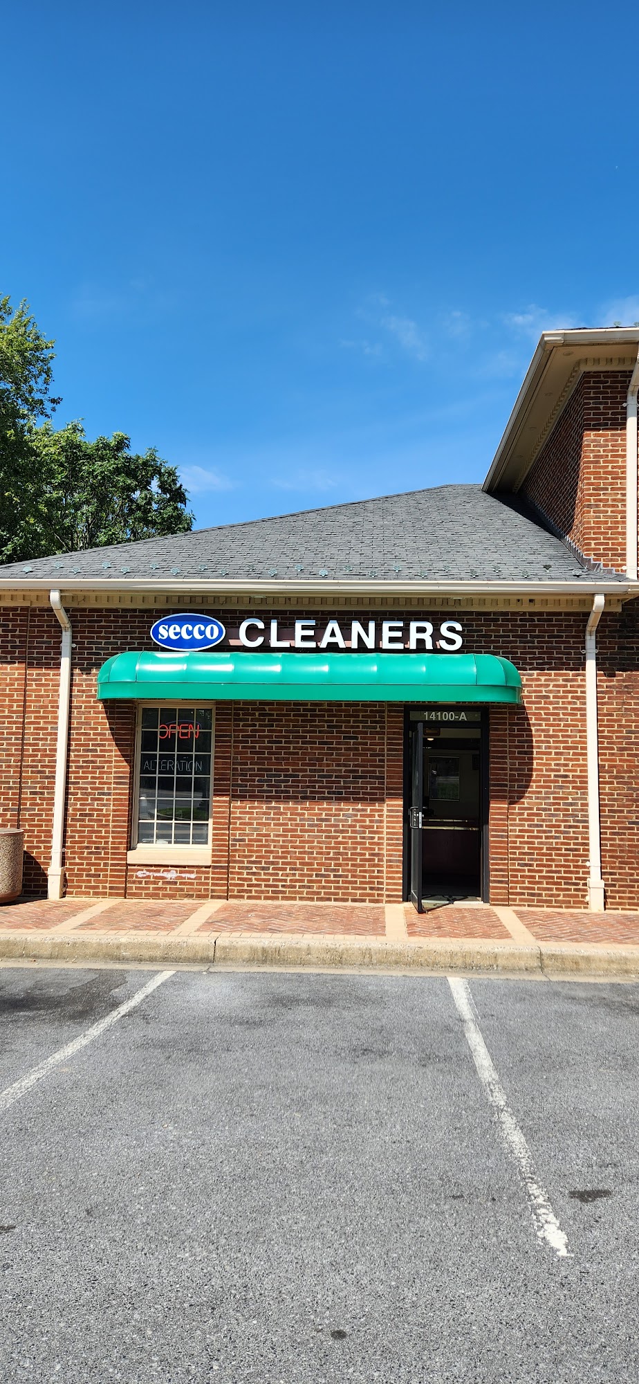Secco Plus Cleaners