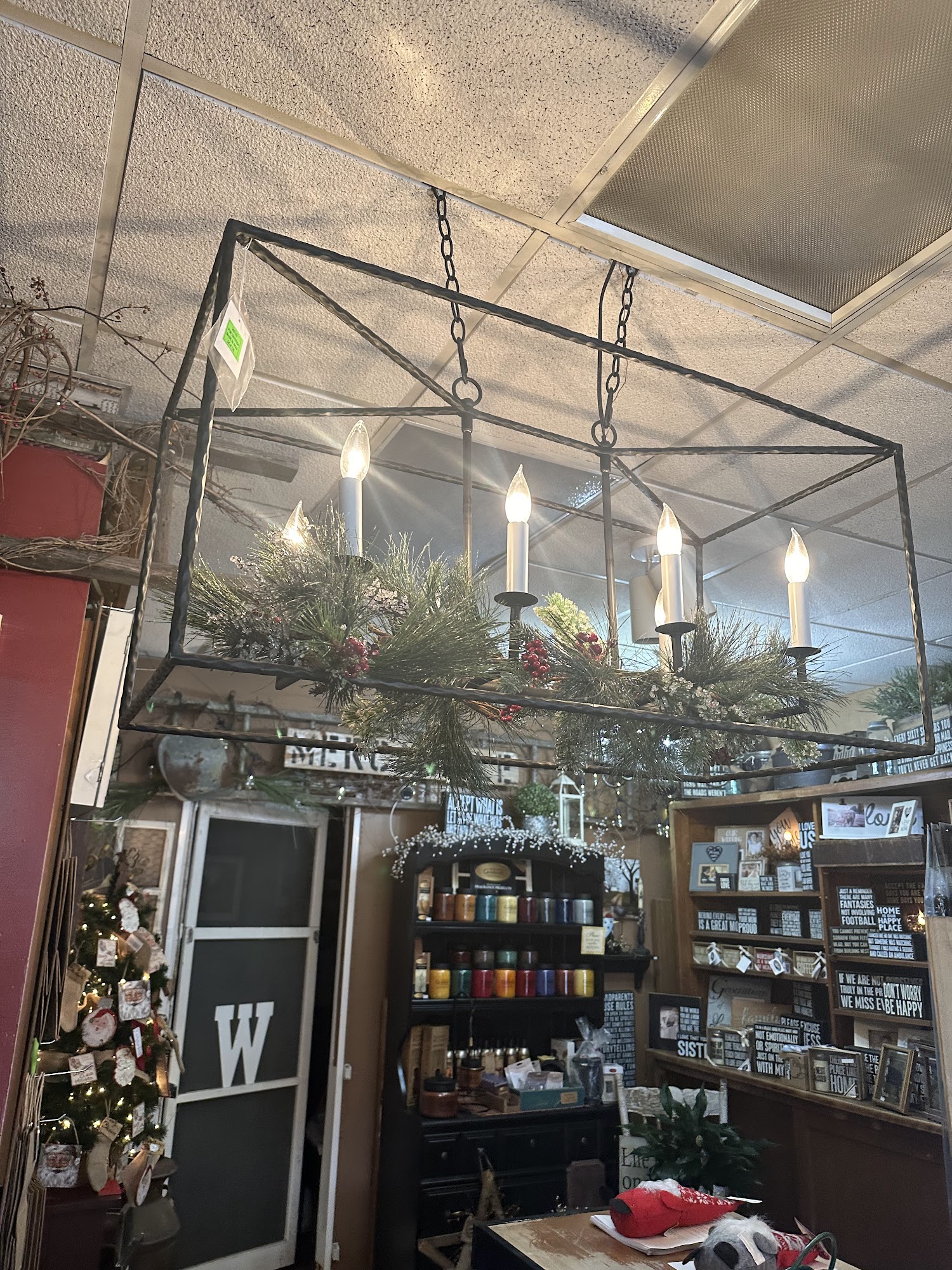 Willie's Primitive Attic and Flower Shop