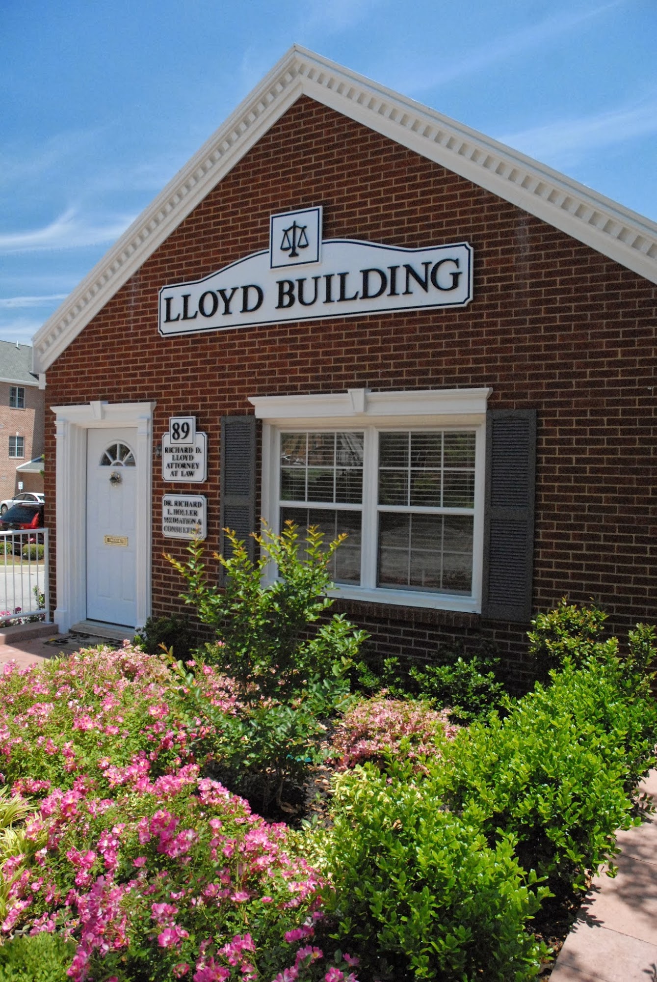 Lloyd Richard D