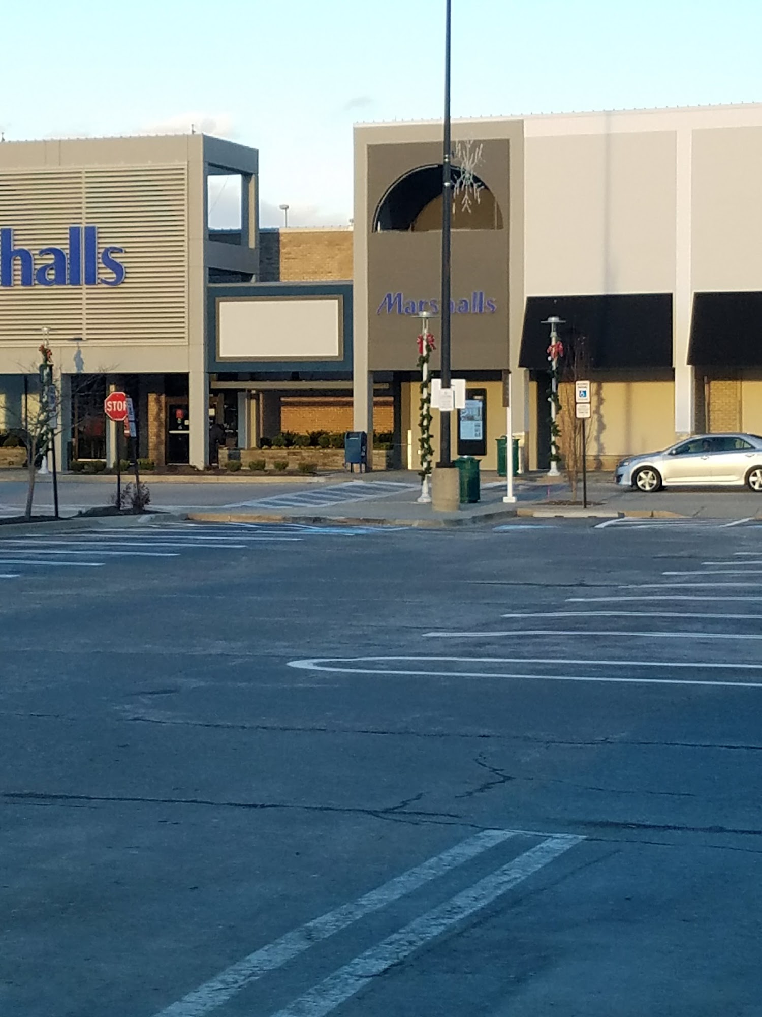 Montrose Crossing Shopping Center