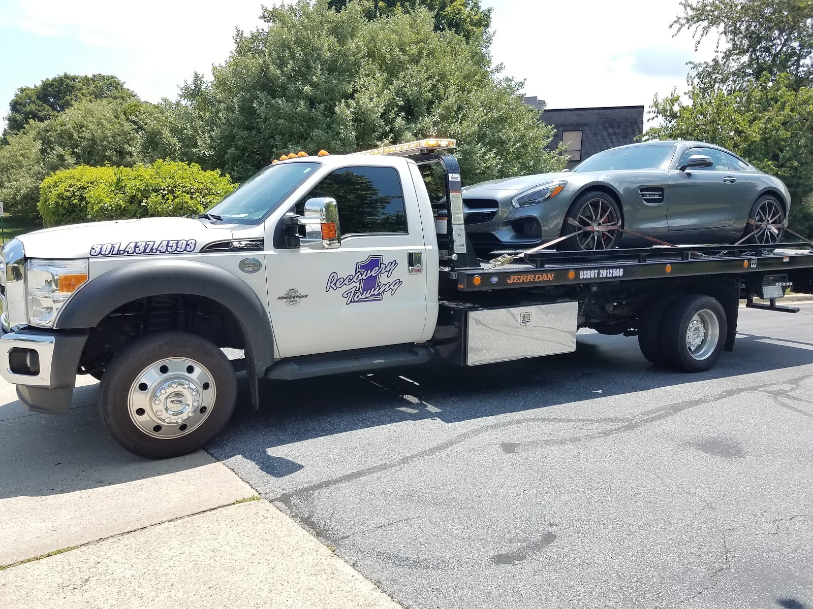 Recovery 1 Towing LLC 6516 Central Ave B, Seat Pleasant Maryland 20743