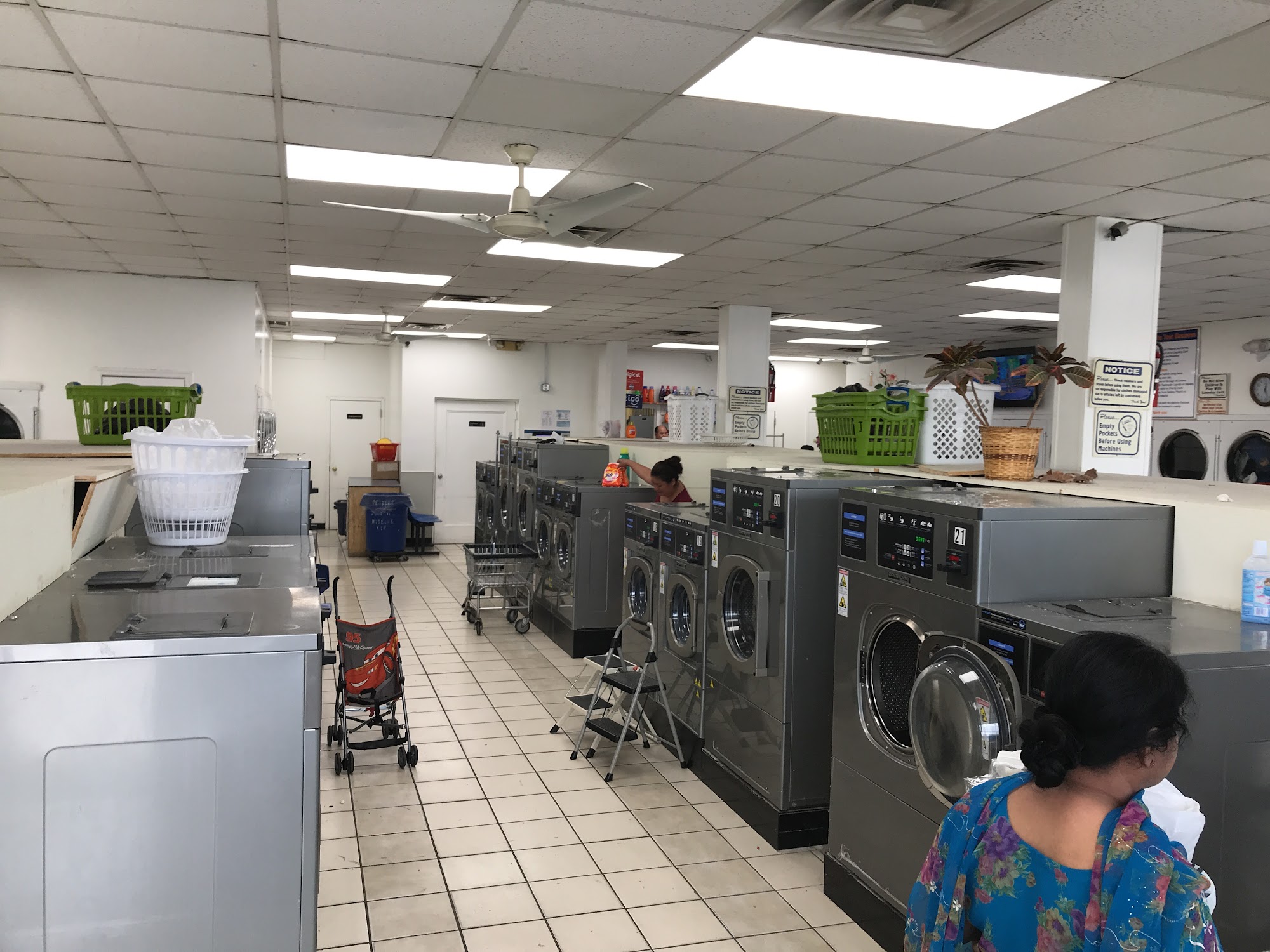 J & J's Coin Laundromat