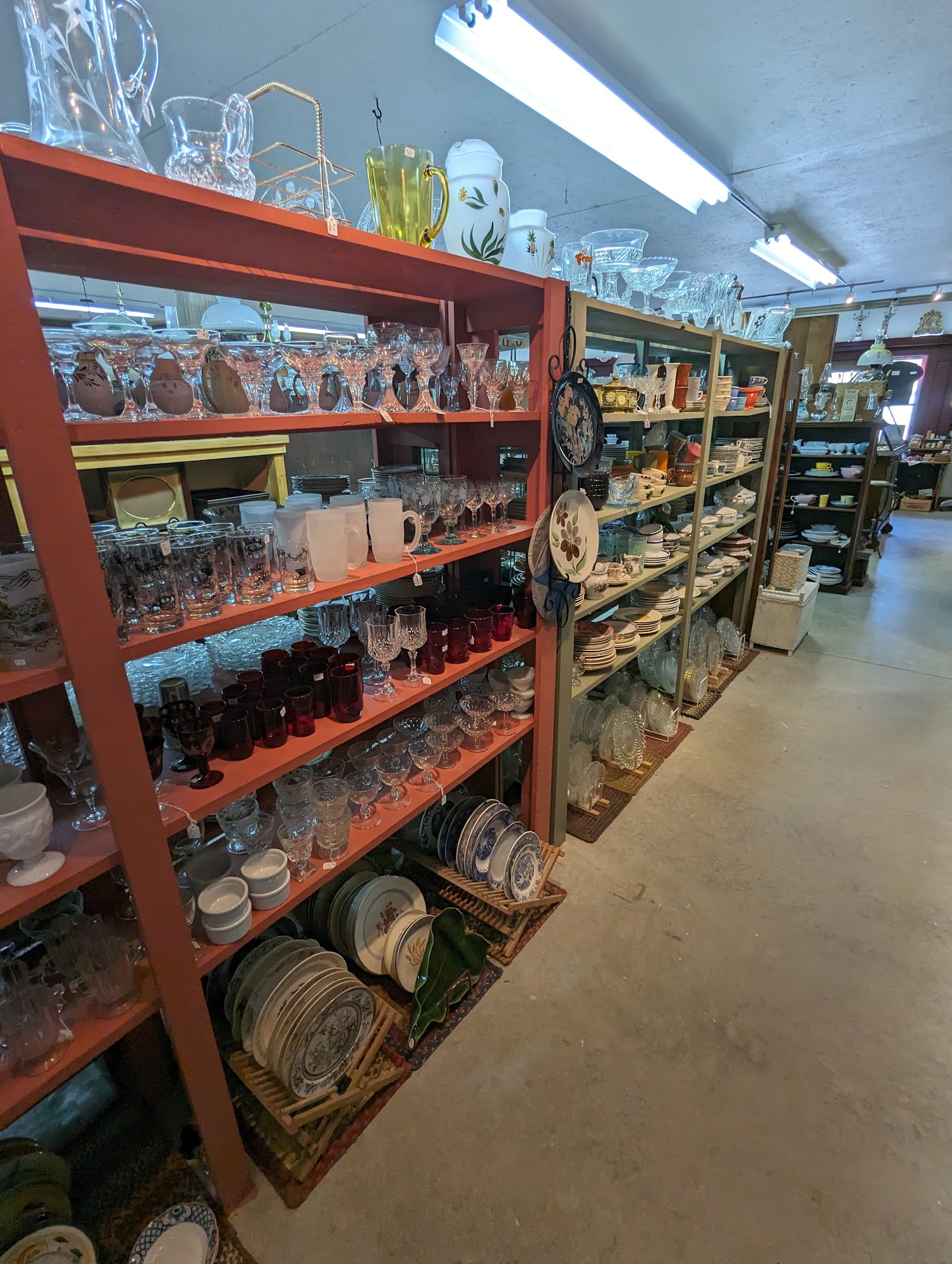 Frost Antiques & Gifts