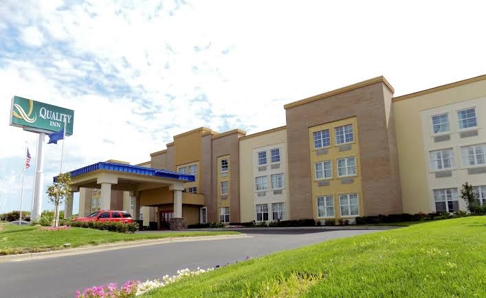 Comfort Inn & Suites Allen Park - Dearborn