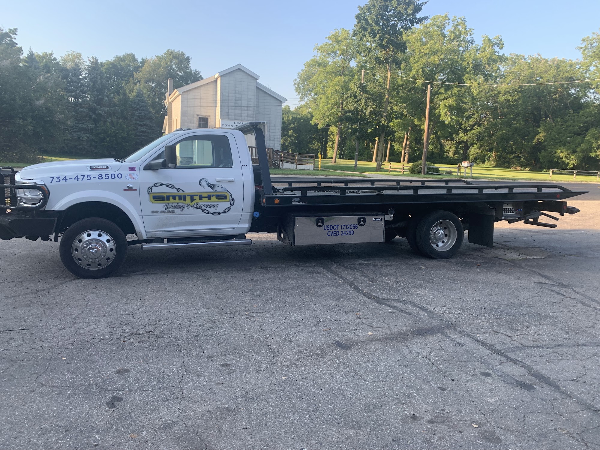 Smith's Towing Service 11453 Jackson Rd, Dexter Michigan 48130