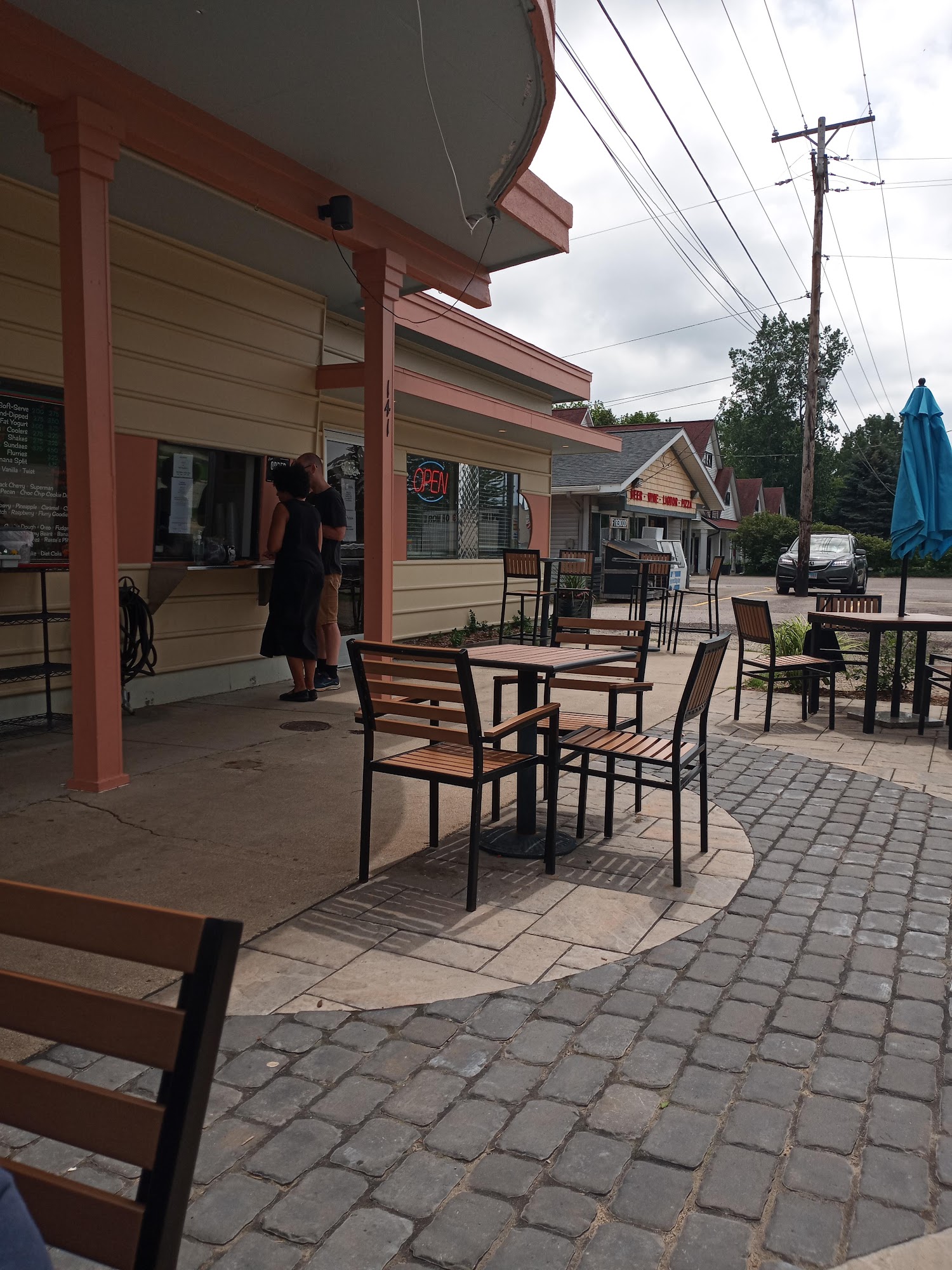 Blue Star Cafe & Ice Cream Treats