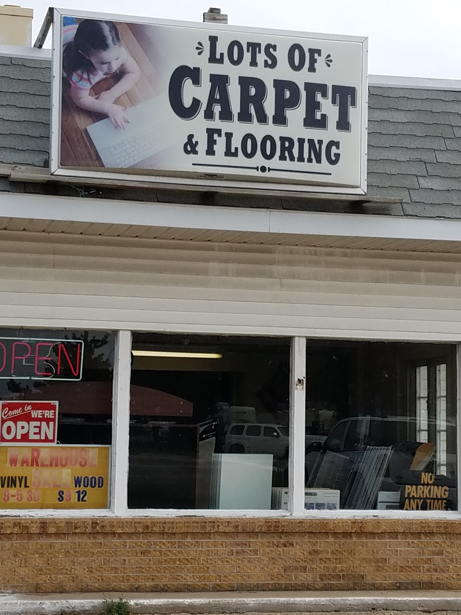 Lots-Of-Carpet
